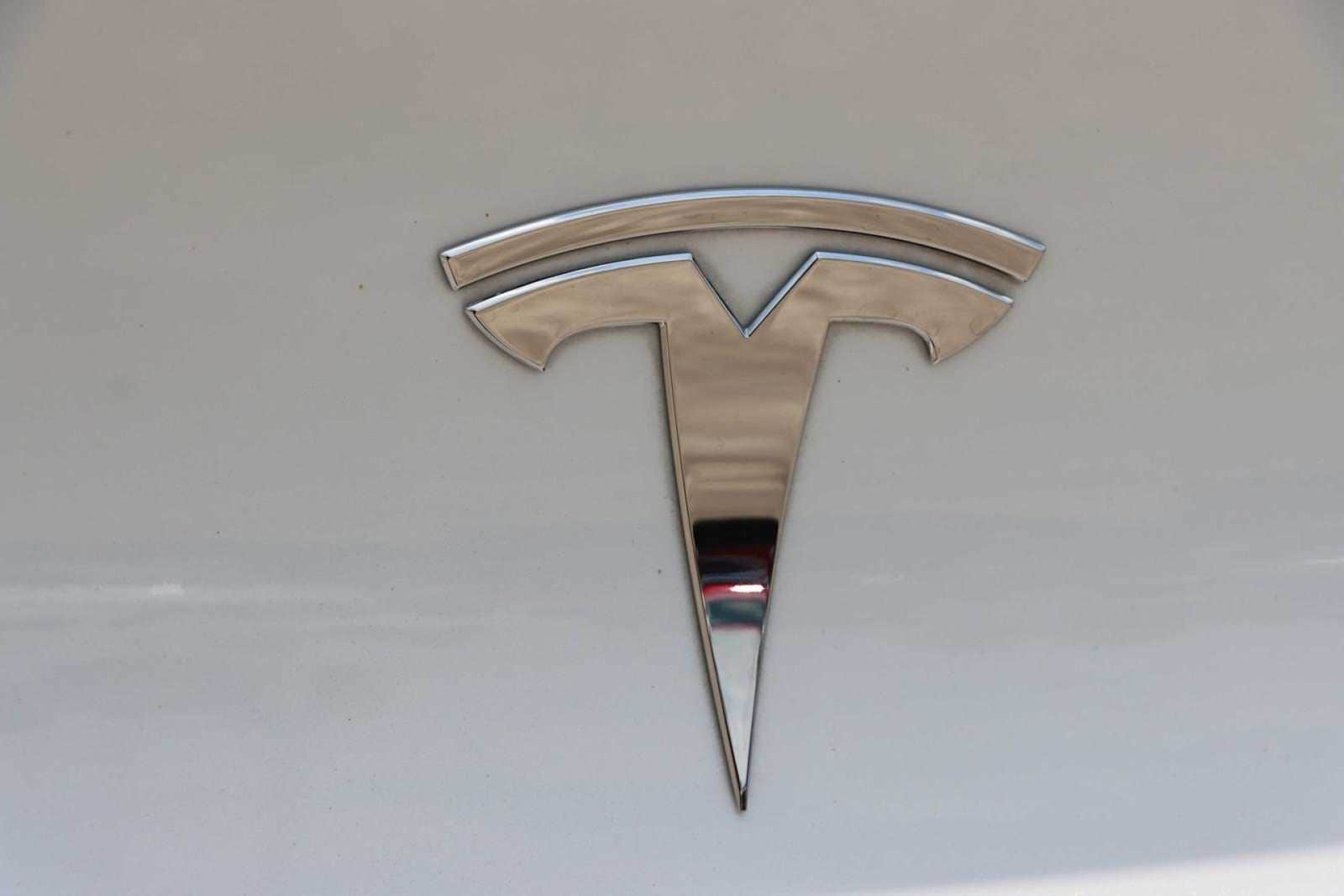 Thumbnail: 2023 Tesla Model Y - 8
