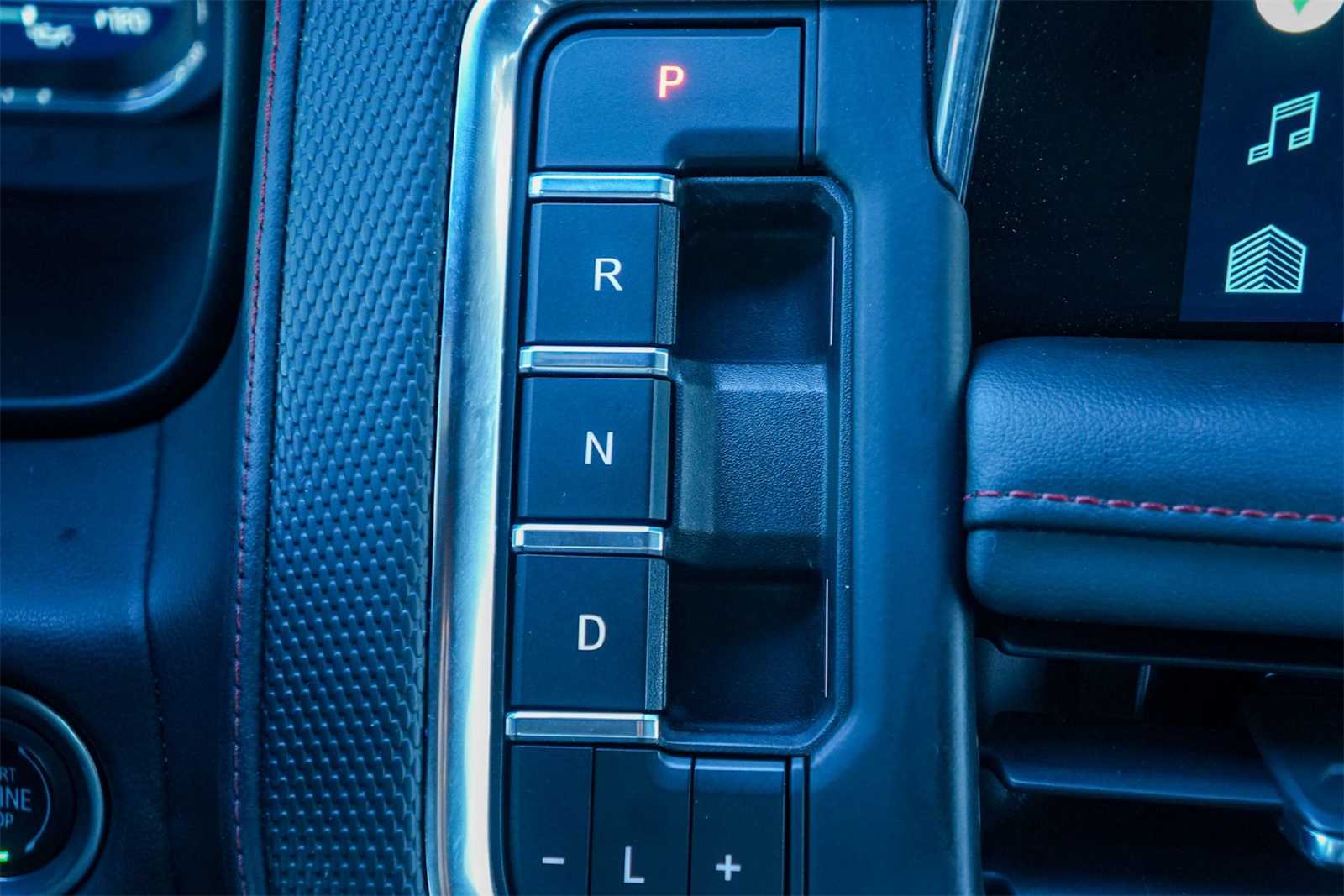 Thumbnail: 2022 Chevrolet Tahoe - 17