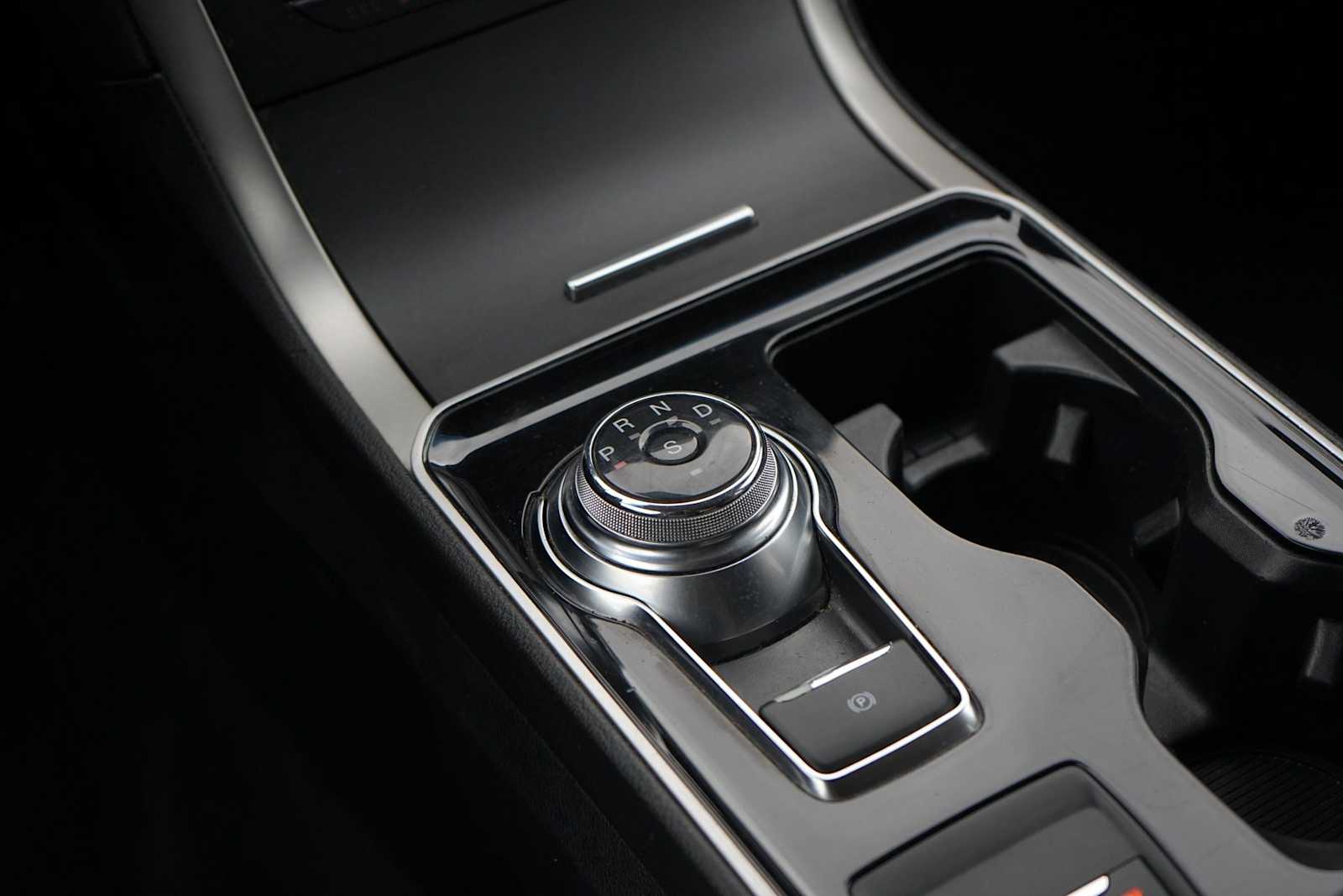 Thumbnail: 2020 Ford Edge - 20