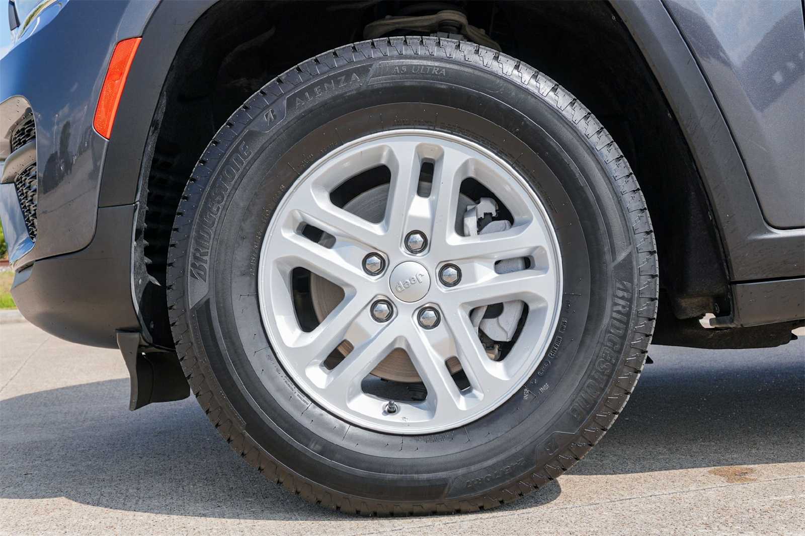 Thumbnail: 2023 Jeep Grand Cherokee - 7