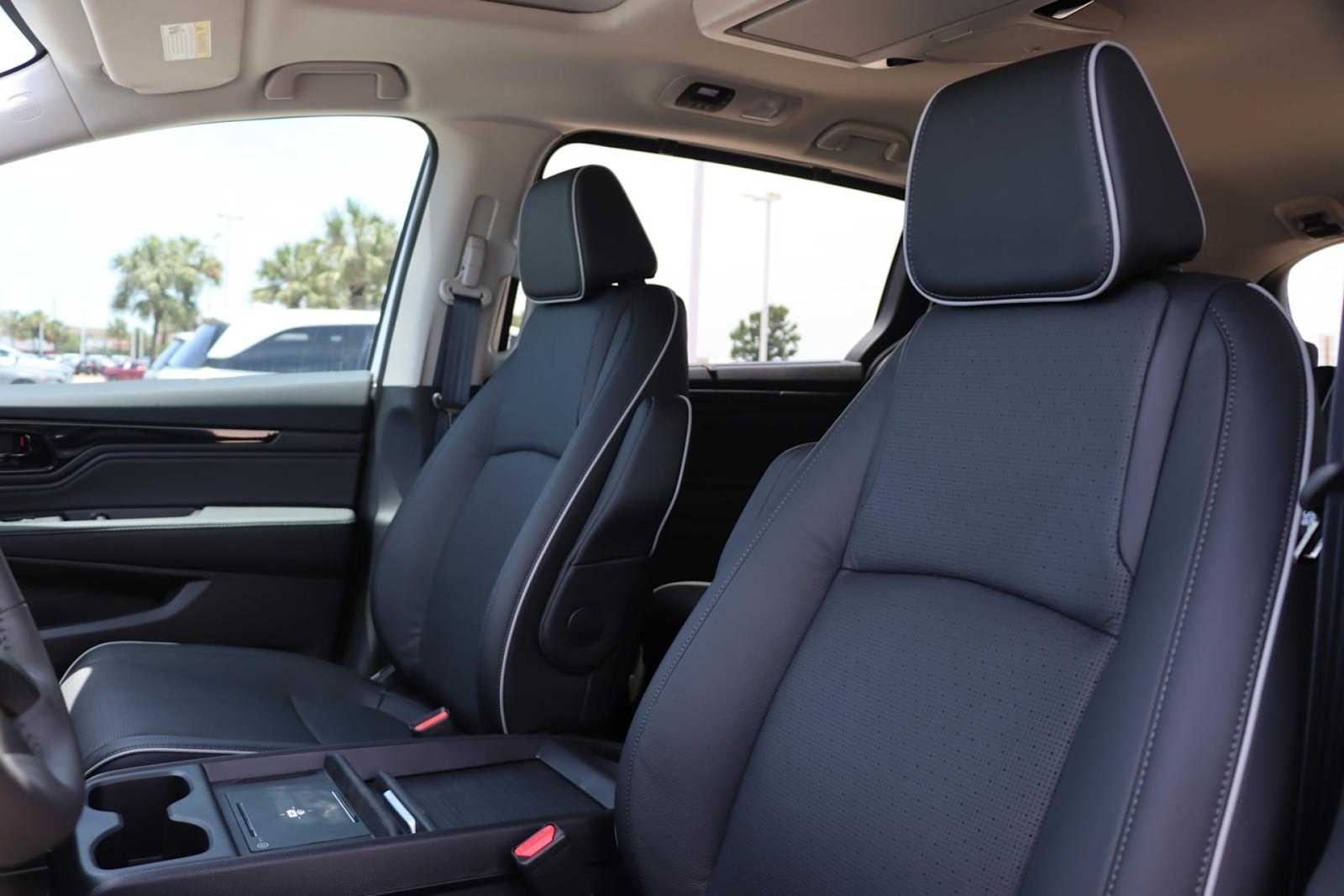 2025 Honda Odyssey Elite 11