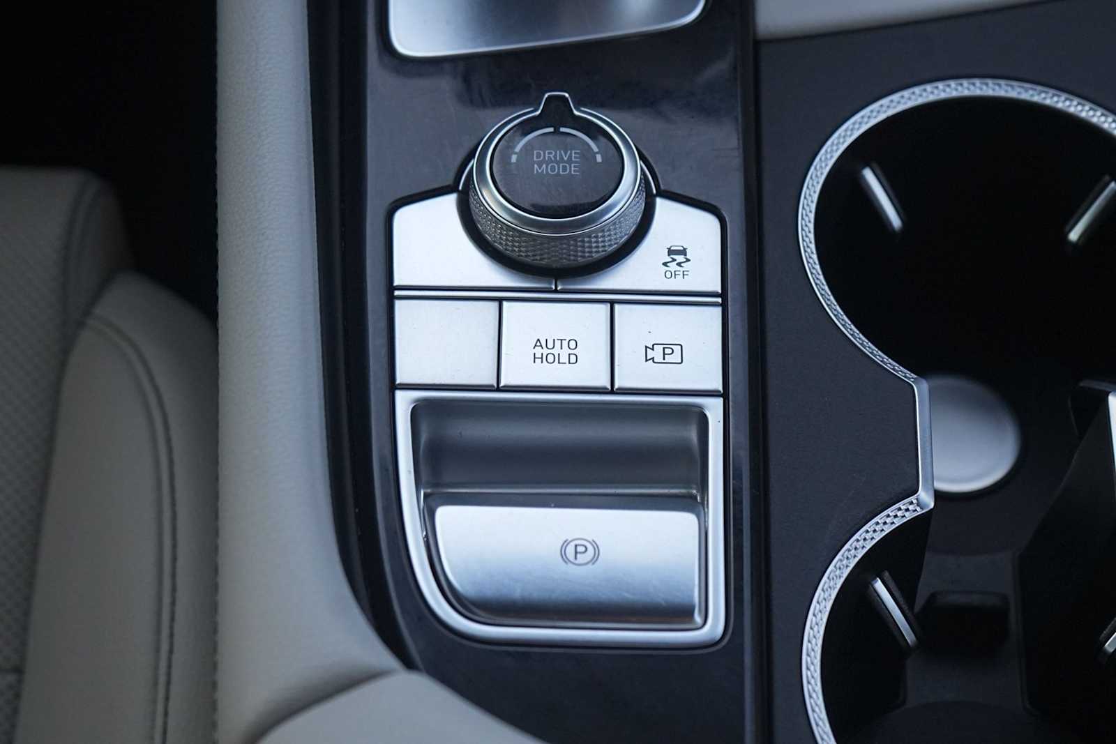 Thumbnail: 2024 Genesis G70 - 24