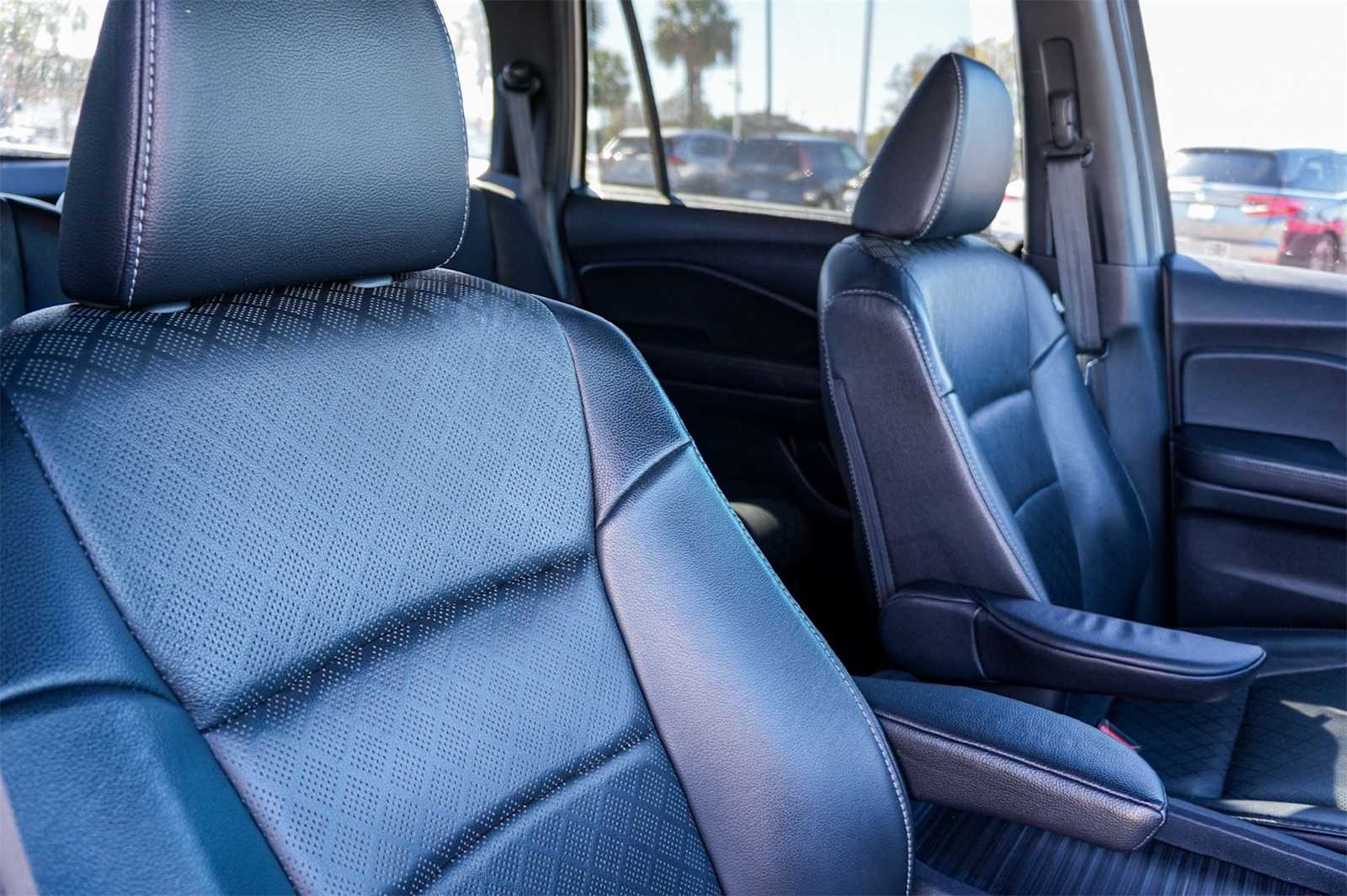 Thumbnail: 2019 Honda Passport - 14