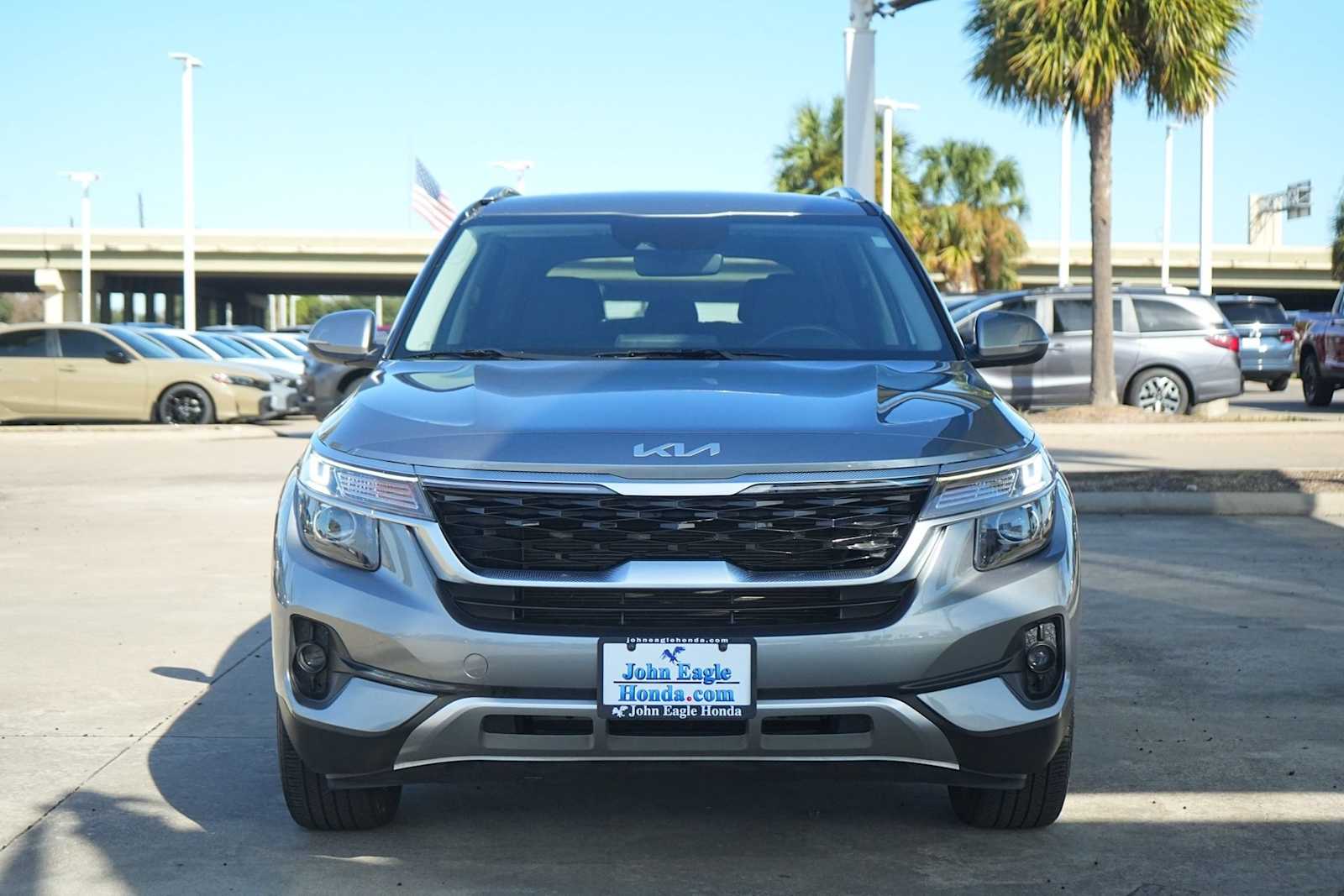 Thumbnail: 2023 Kia Seltos - 6