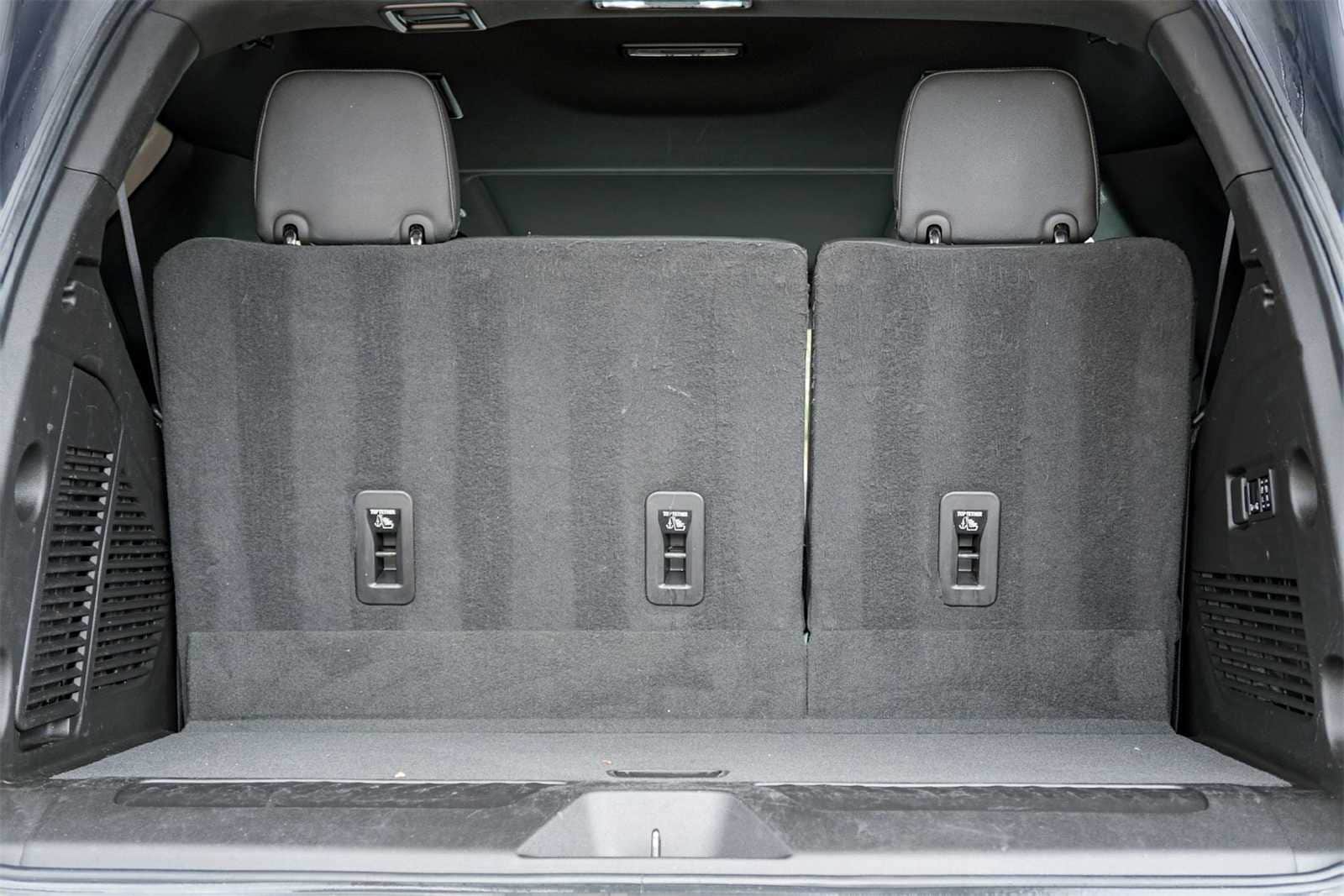 Thumbnail: 2022 Chevrolet Tahoe - 19