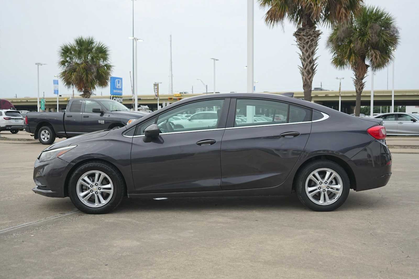 Thumbnail: 2016 Chevrolet Cruze - 3