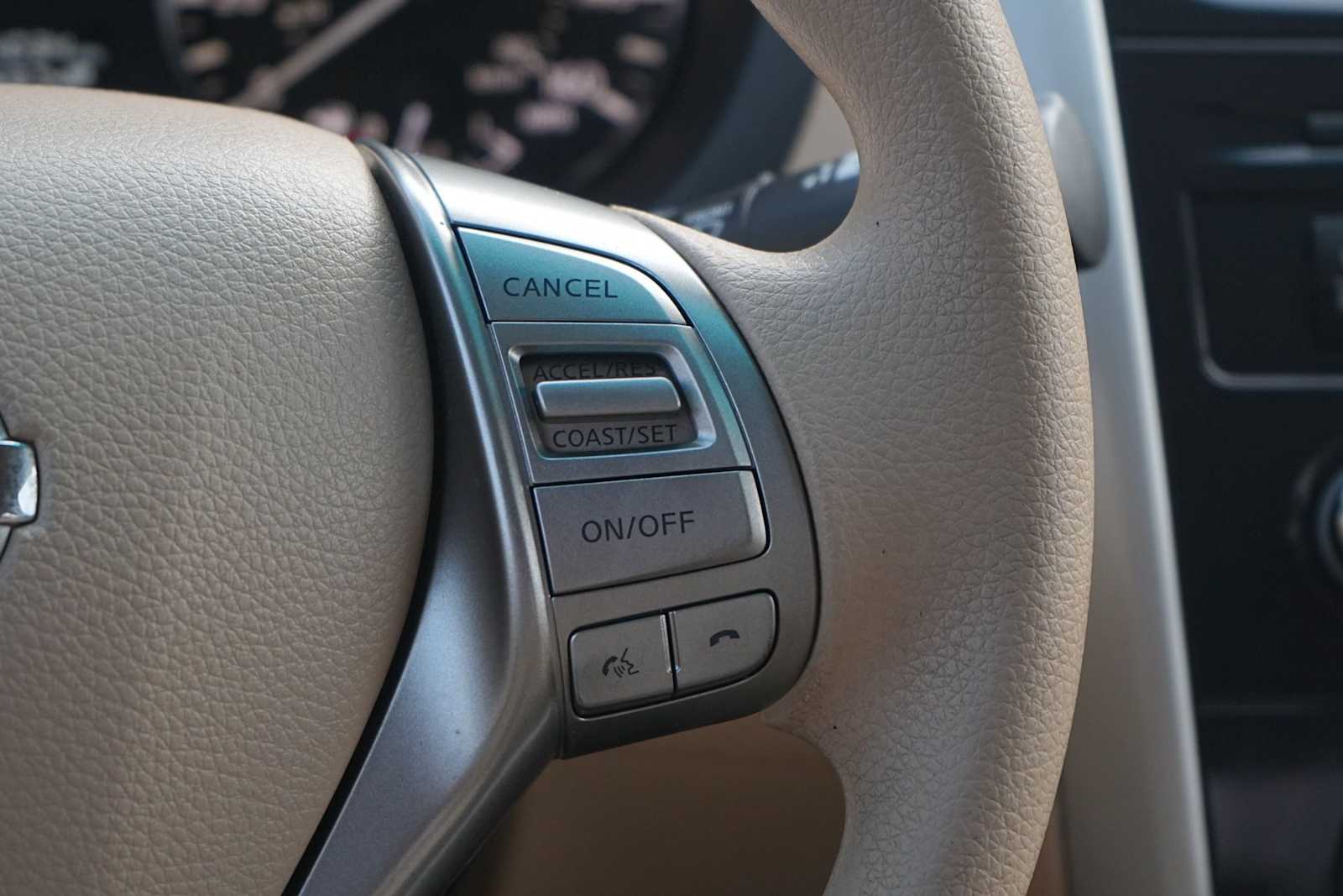 Thumbnail: 2015 Nissan Altima - 18