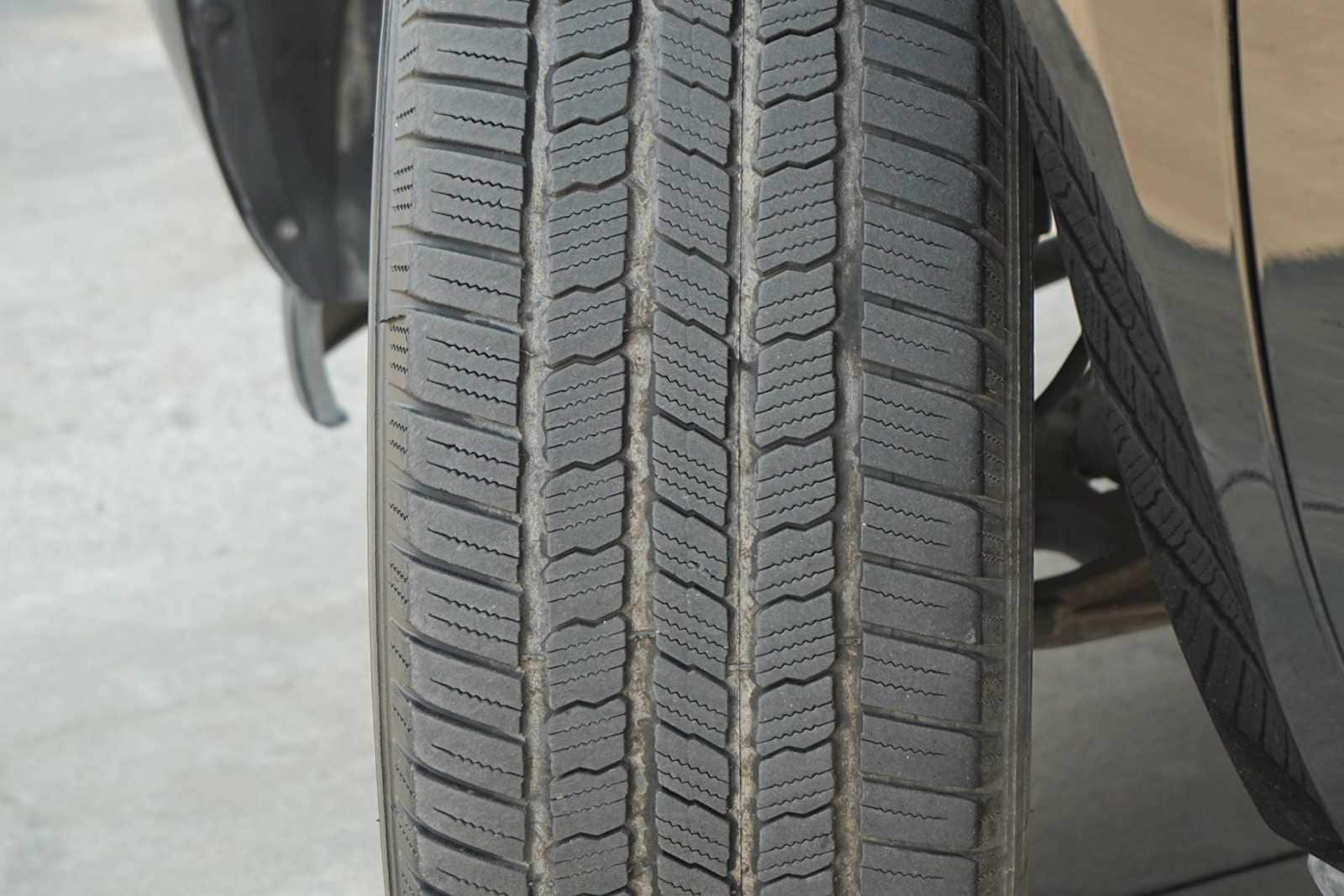 Thumbnail: 2011 Chevrolet Tahoe - 29