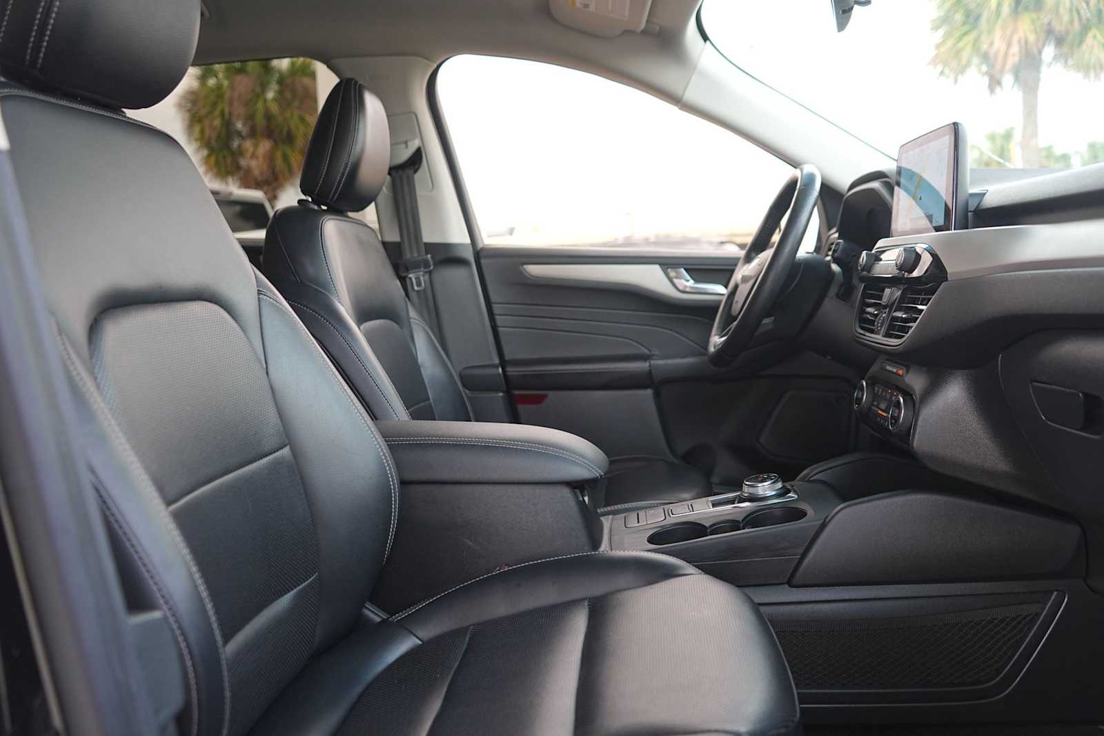 Thumbnail: 2021 Ford Escape - 14