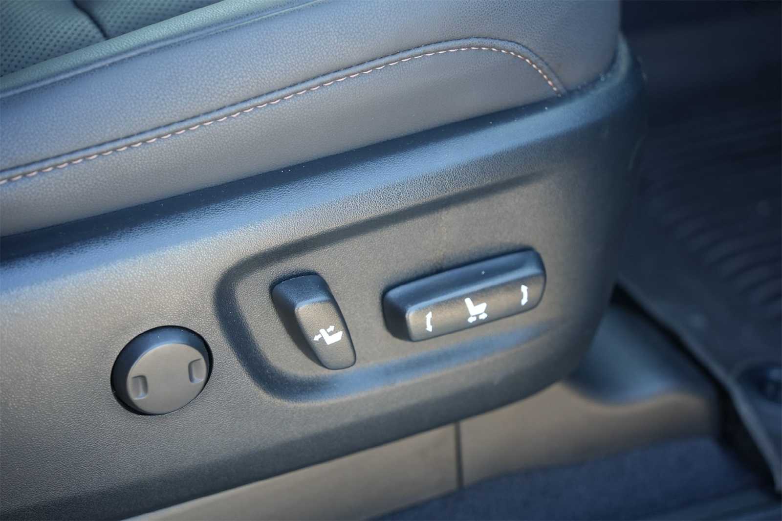 Thumbnail: 2023 Lexus GX - 23