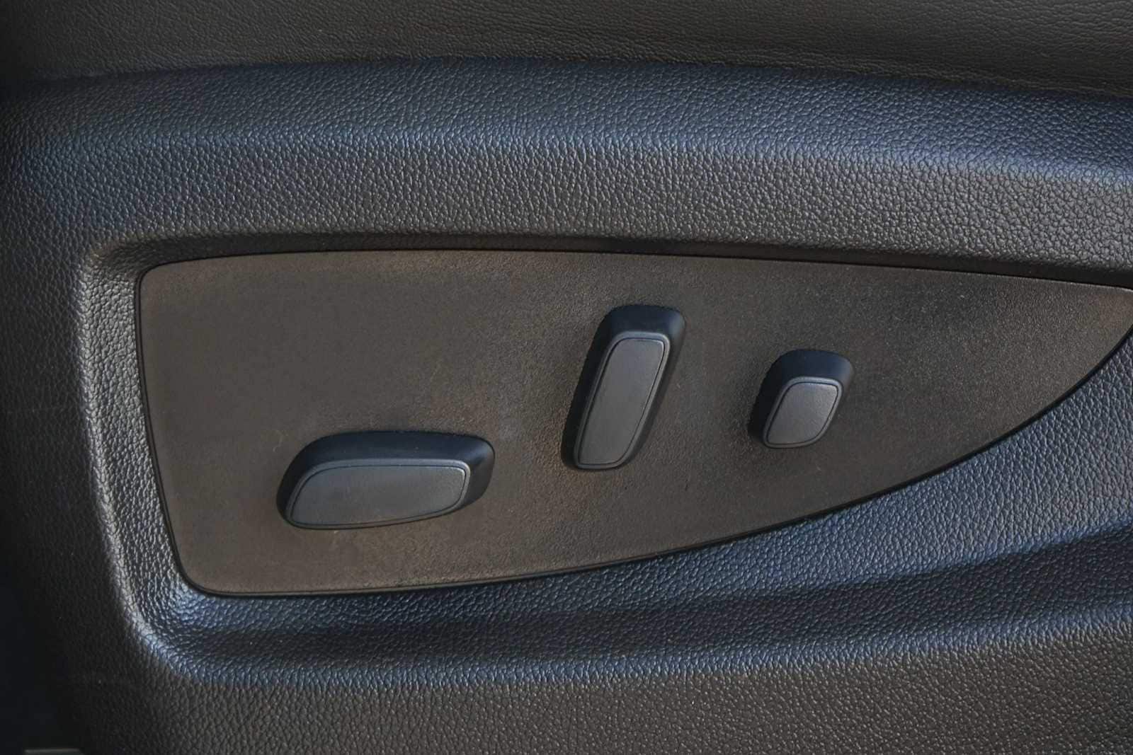 Thumbnail: 2019 GMC Yukon XL - 12