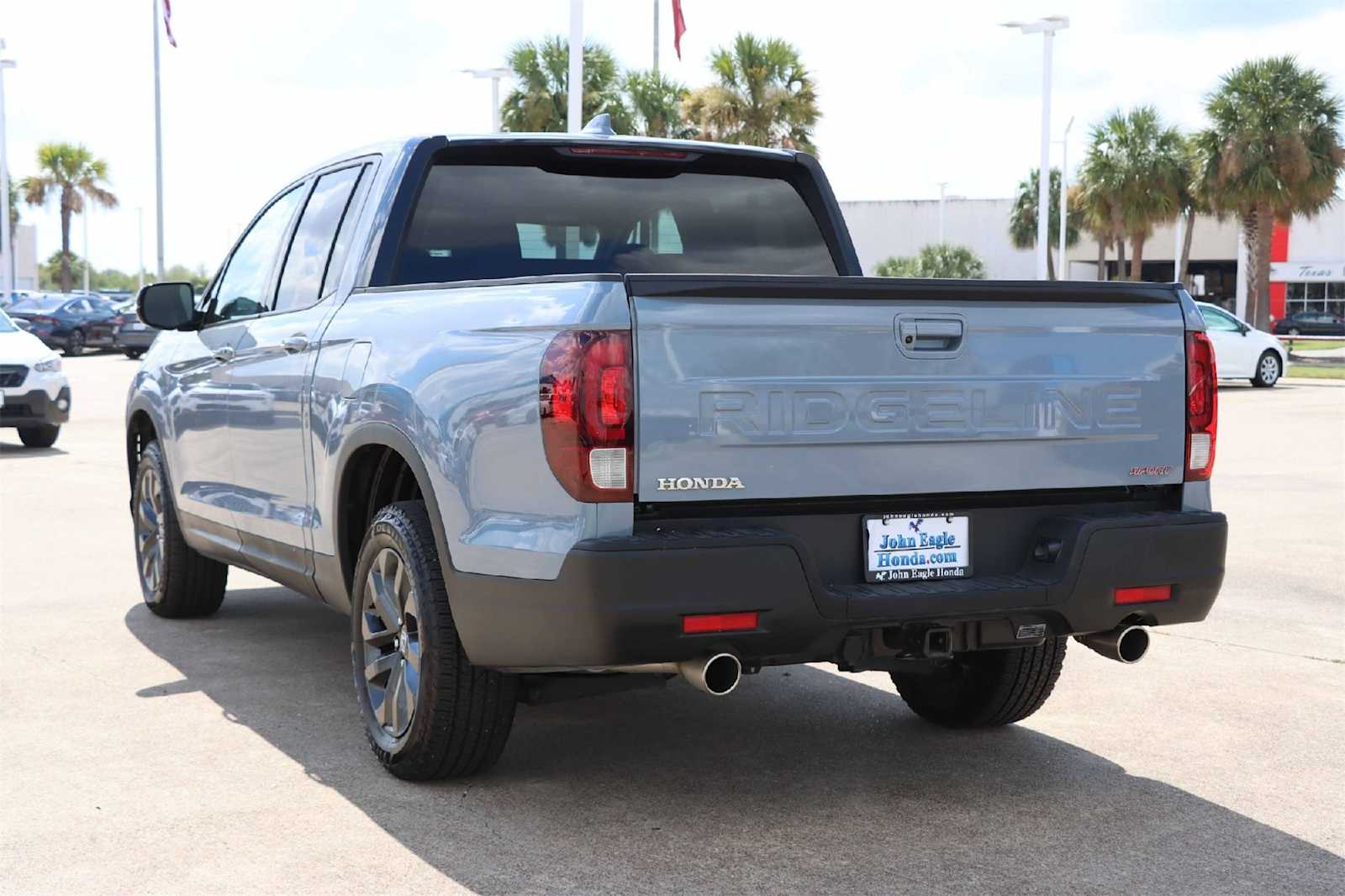 2025 Honda Ridgeline Sport photo 2