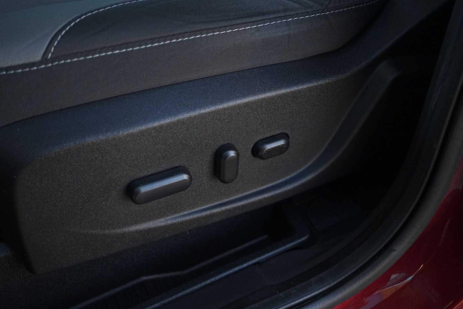 Thumbnail: 2015 Ford Escape - 12