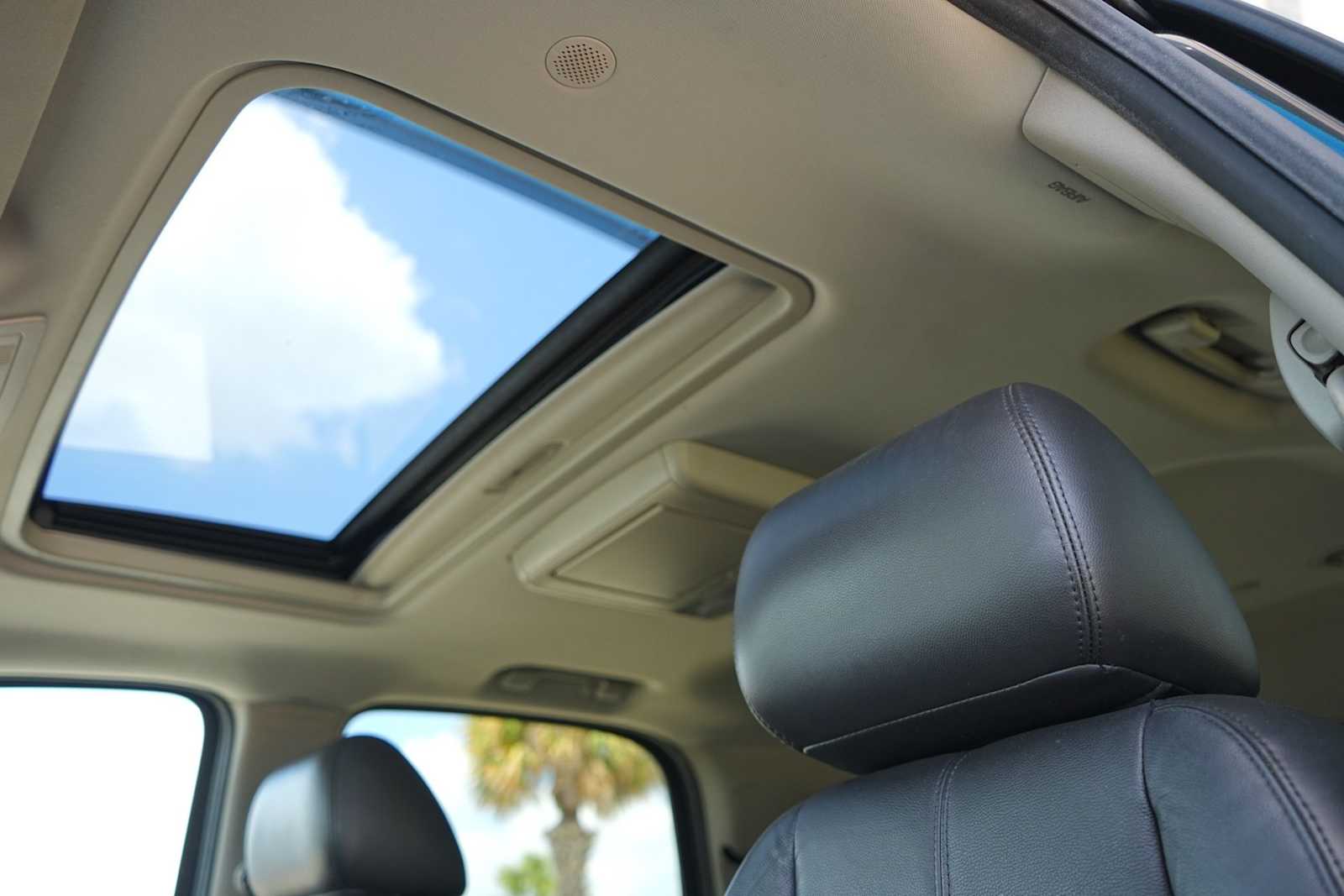 Thumbnail: 2011 Chevrolet Tahoe - 24