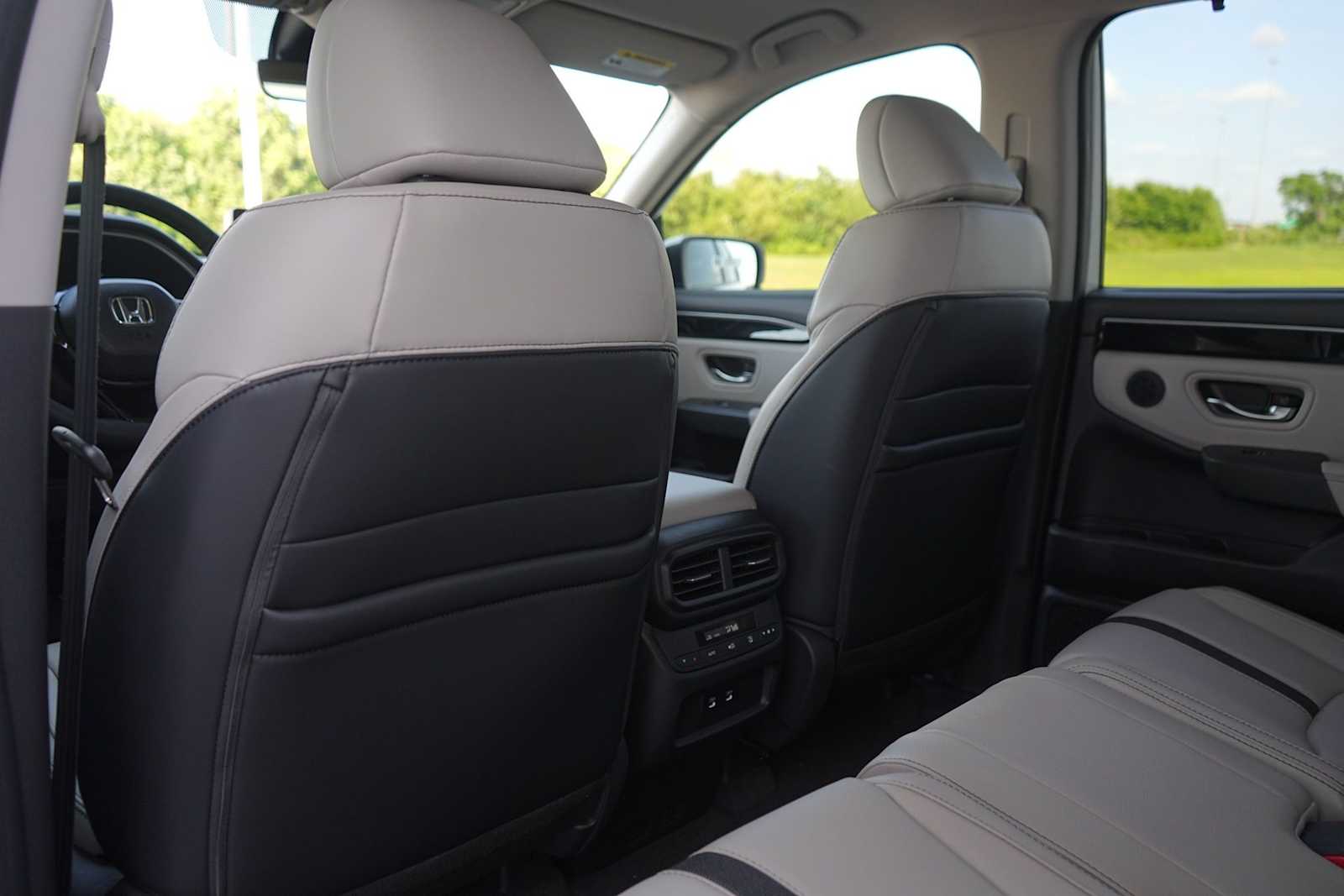 Thumbnail: 2026 Honda Pilot - 12