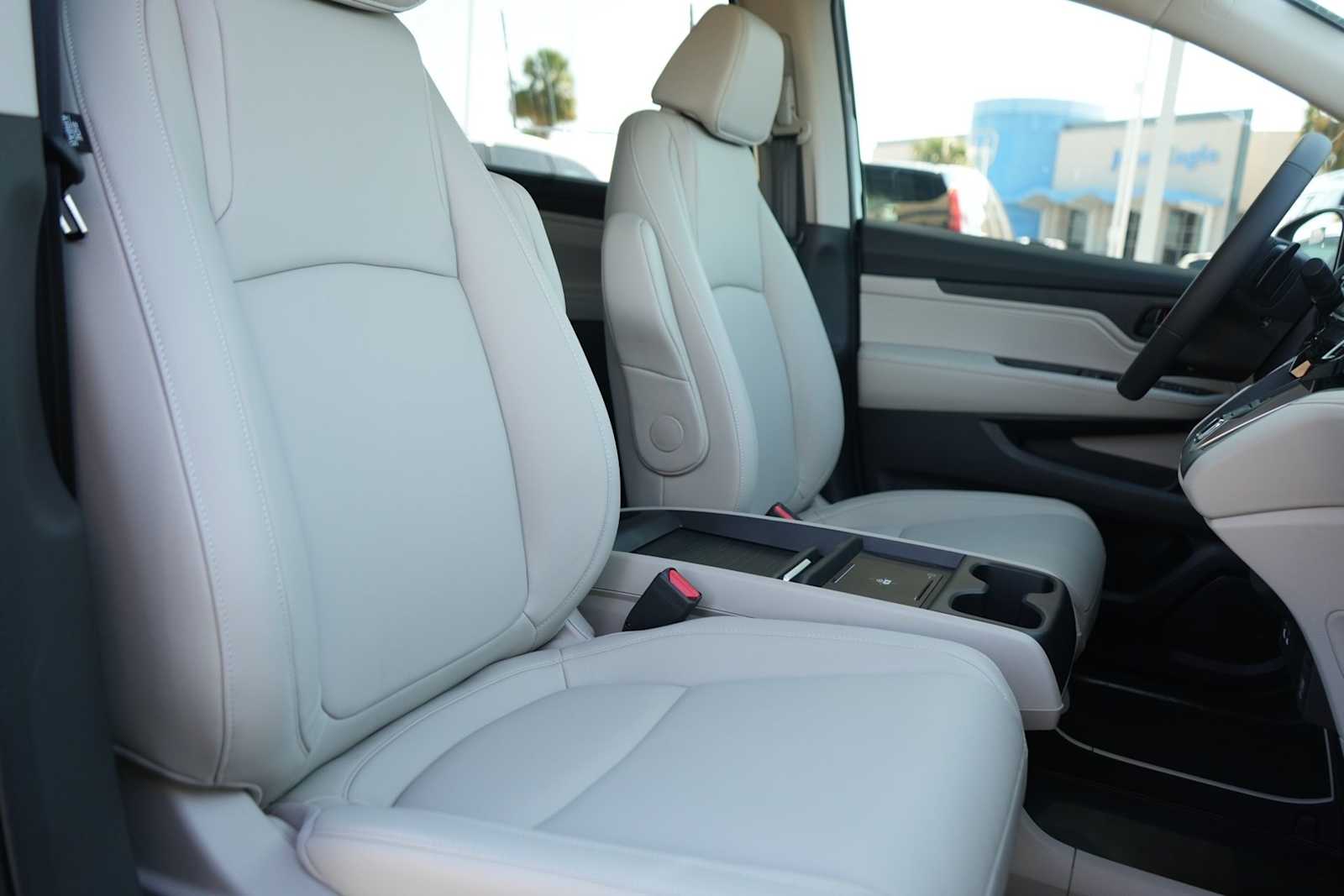 Thumbnail: 2026 Honda Odyssey - 14