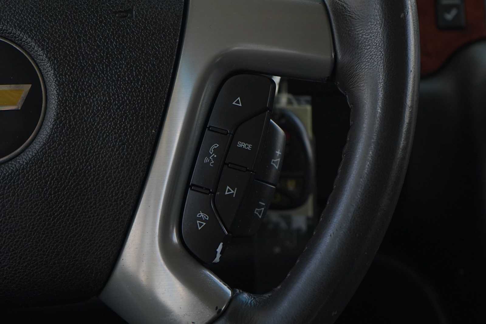 Thumbnail: 2011 Chevrolet Tahoe - 18