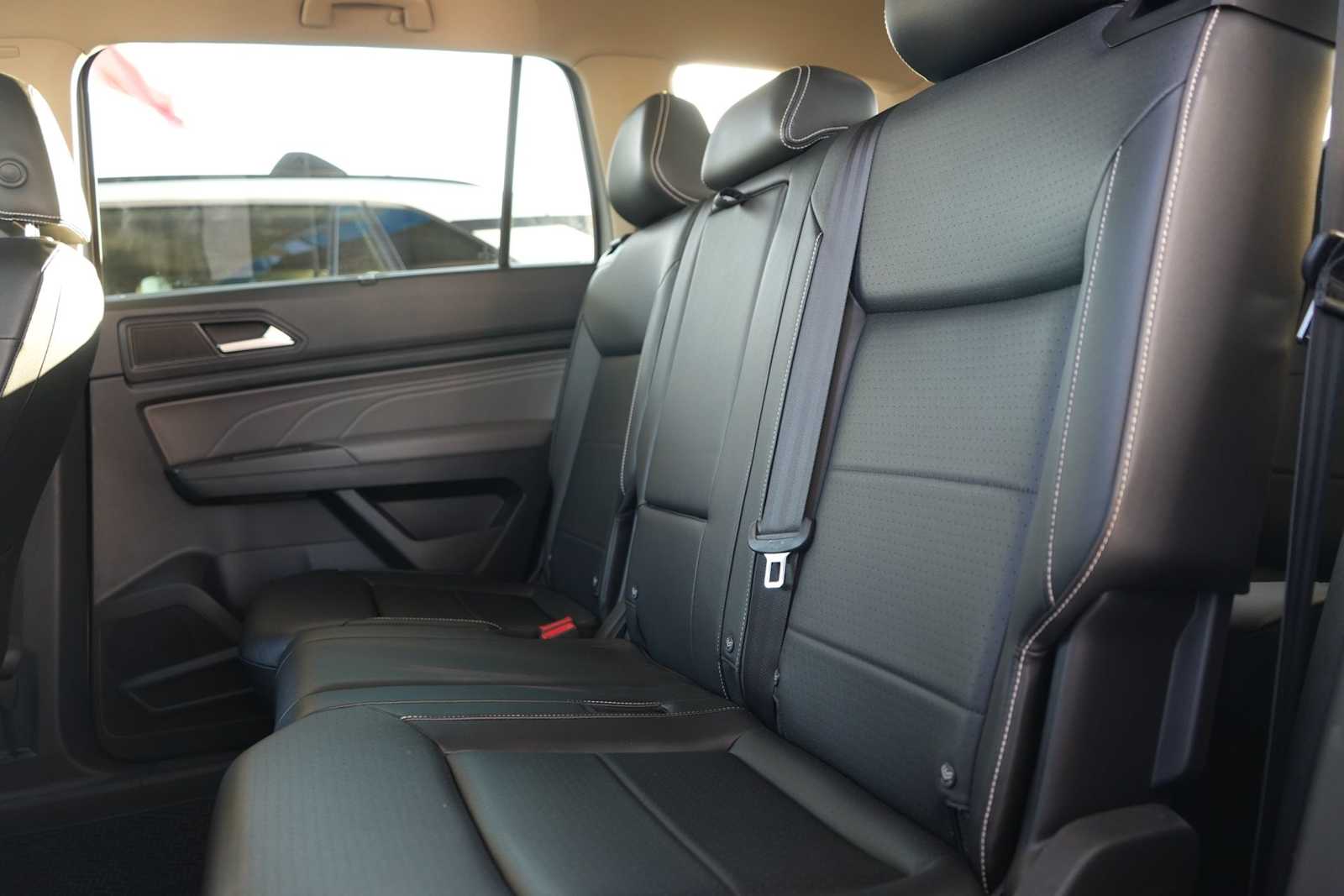 Thumbnail: 2022 Volkswagen Atlas - 13