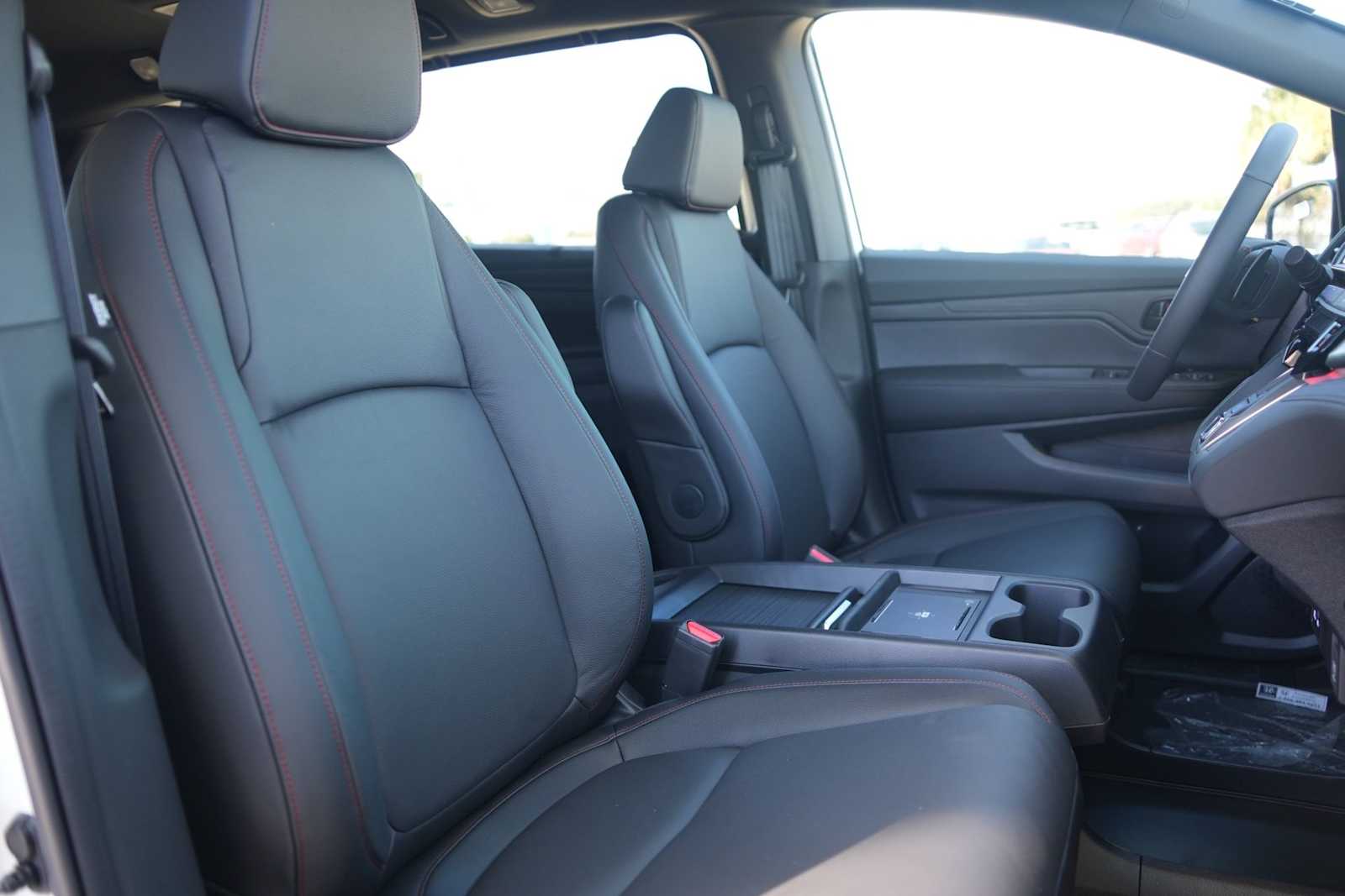 Thumbnail: 2026 Honda Odyssey - 14