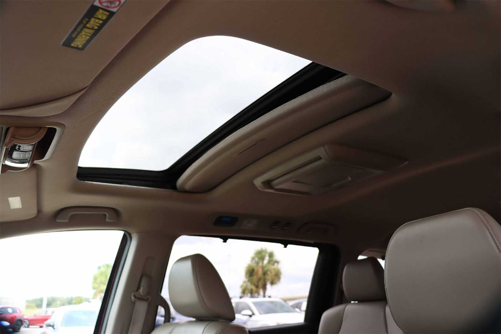 Thumbnail: 2012 Honda Odyssey - 25