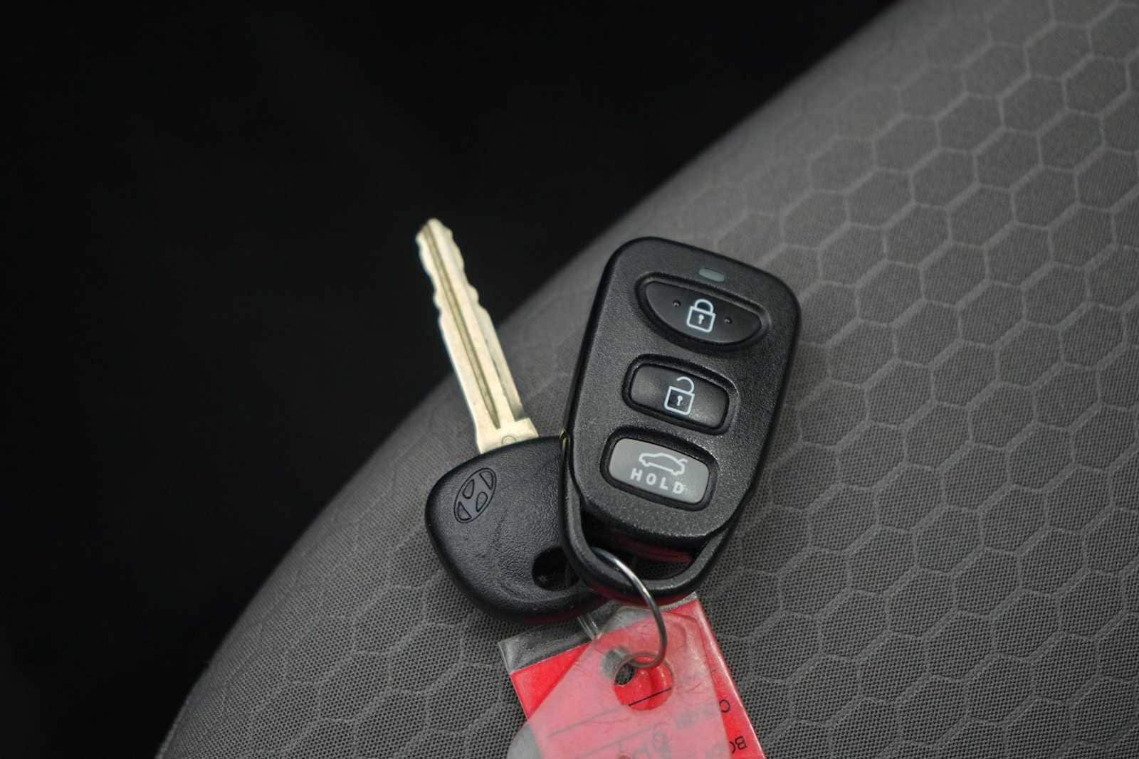 Thumbnail: 2020 Hyundai Elantra - 28