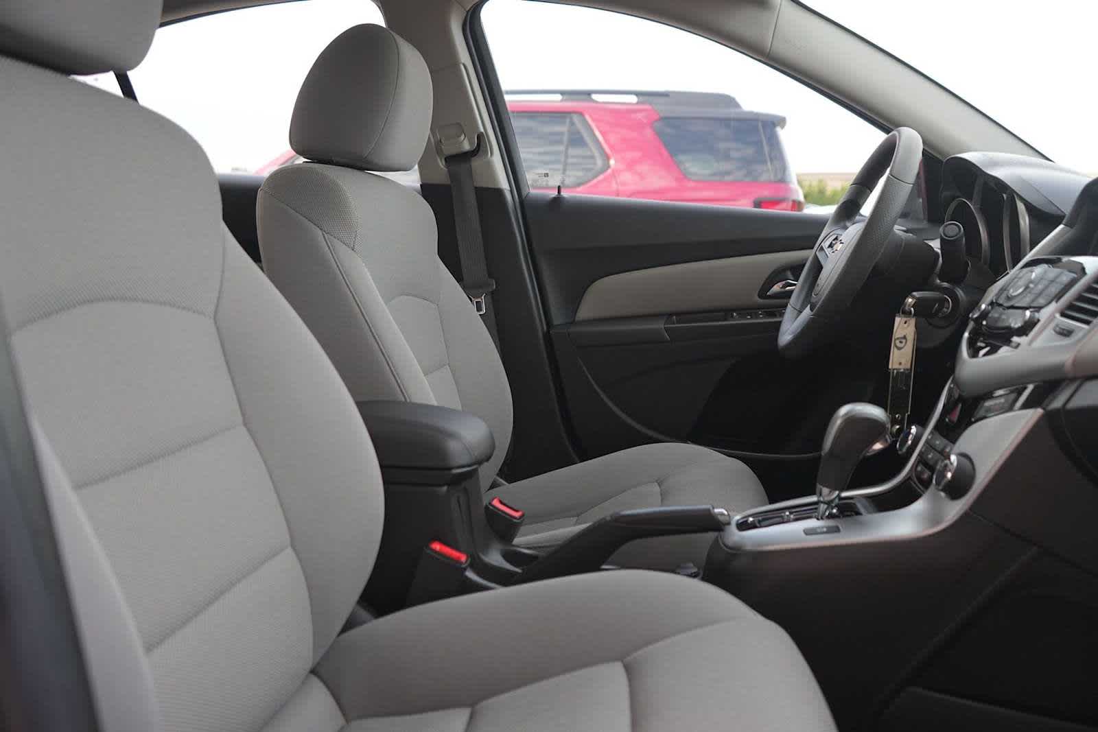 Thumbnail: 2016 Chevrolet Cruze - 14