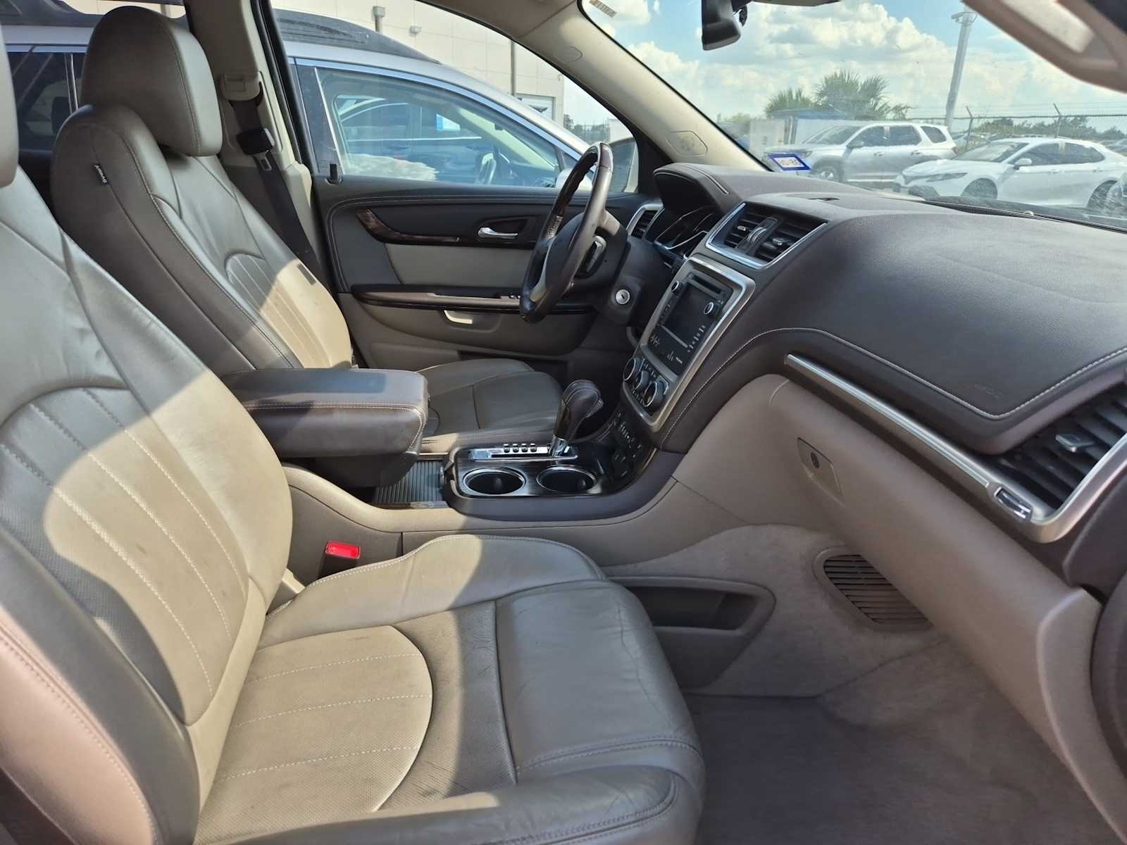 Thumbnail: 2015 GMC Acadia - 4