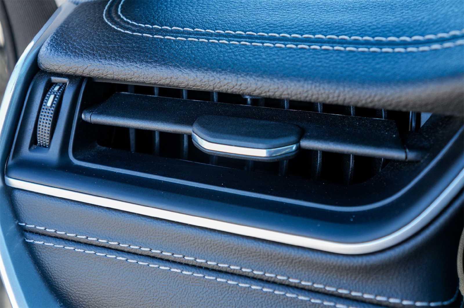 Thumbnail: 2023 Jeep Grand Cherokee - 28