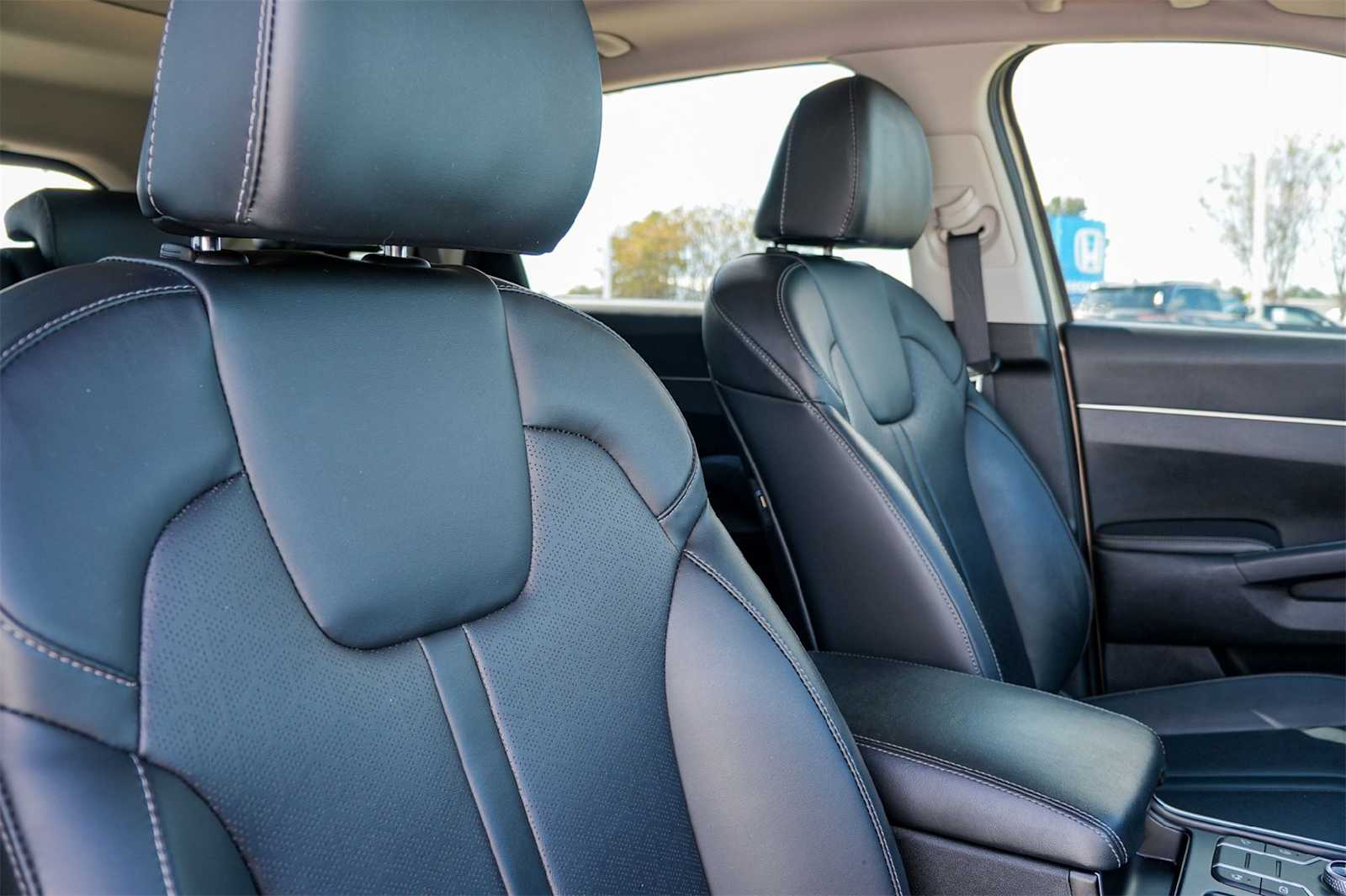 Thumbnail: 2021 Kia Sorento - 11