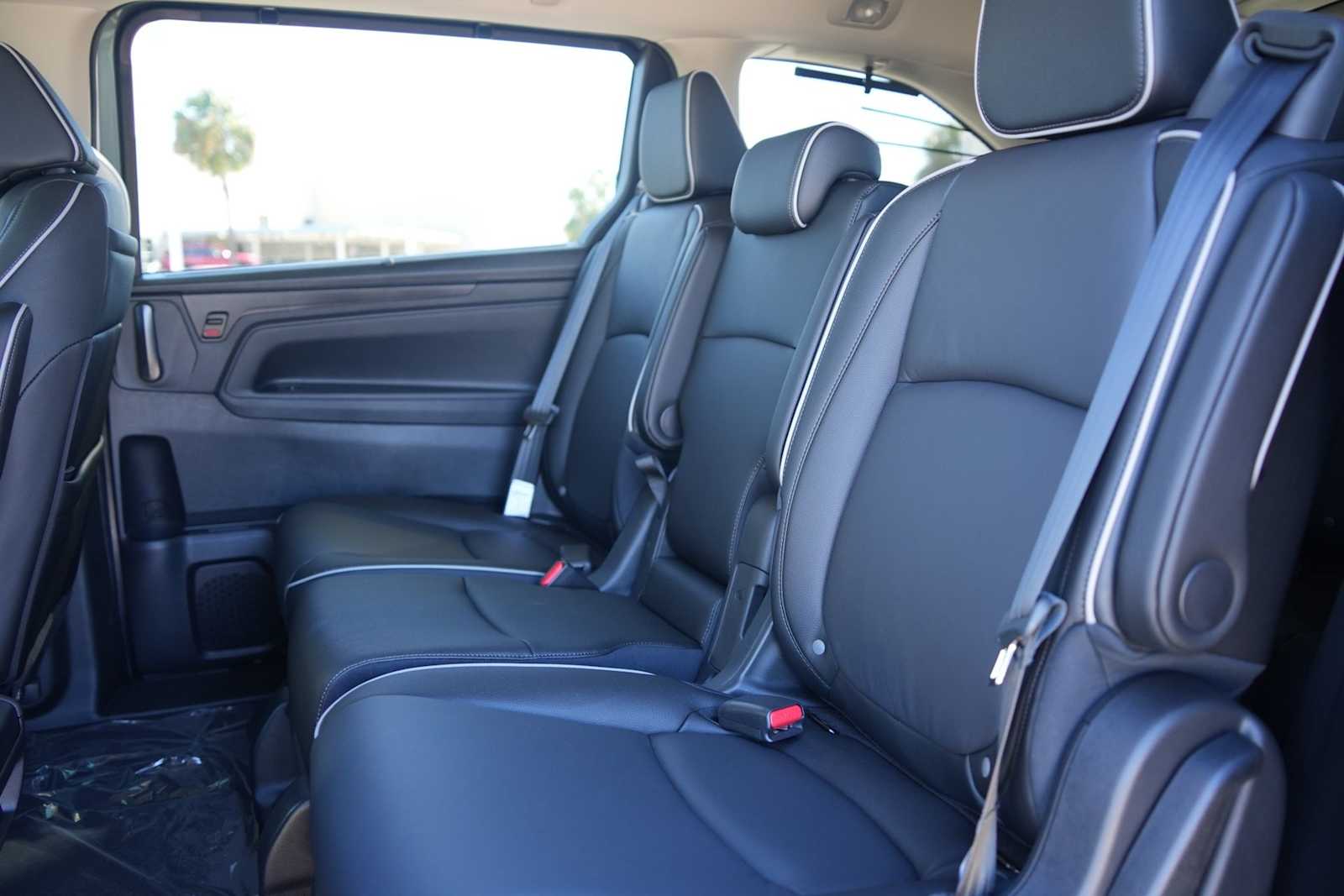 Thumbnail: 2026 Honda Odyssey - 13