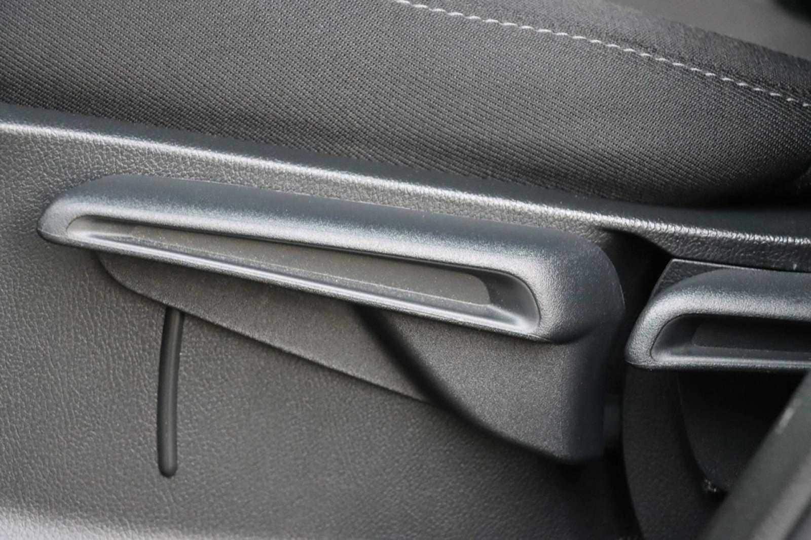 2025 Honda CR-V LX 29