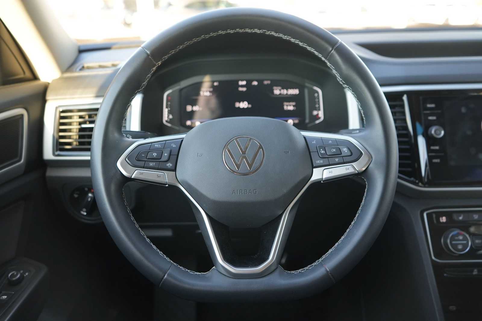 Thumbnail: 2022 Volkswagen Atlas - 15