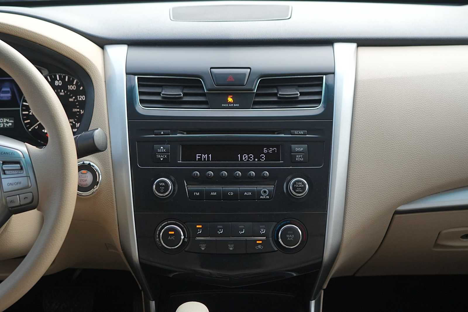 Thumbnail: 2015 Nissan Altima - 19