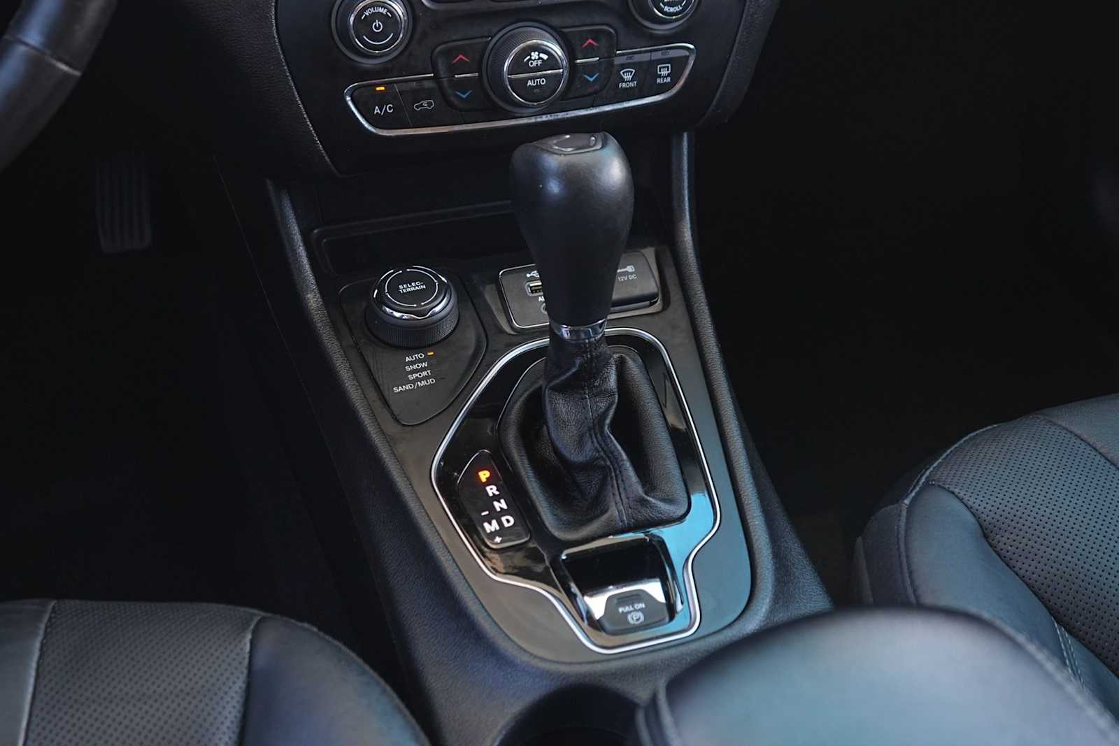 Thumbnail: 2019 Jeep Cherokee - 20