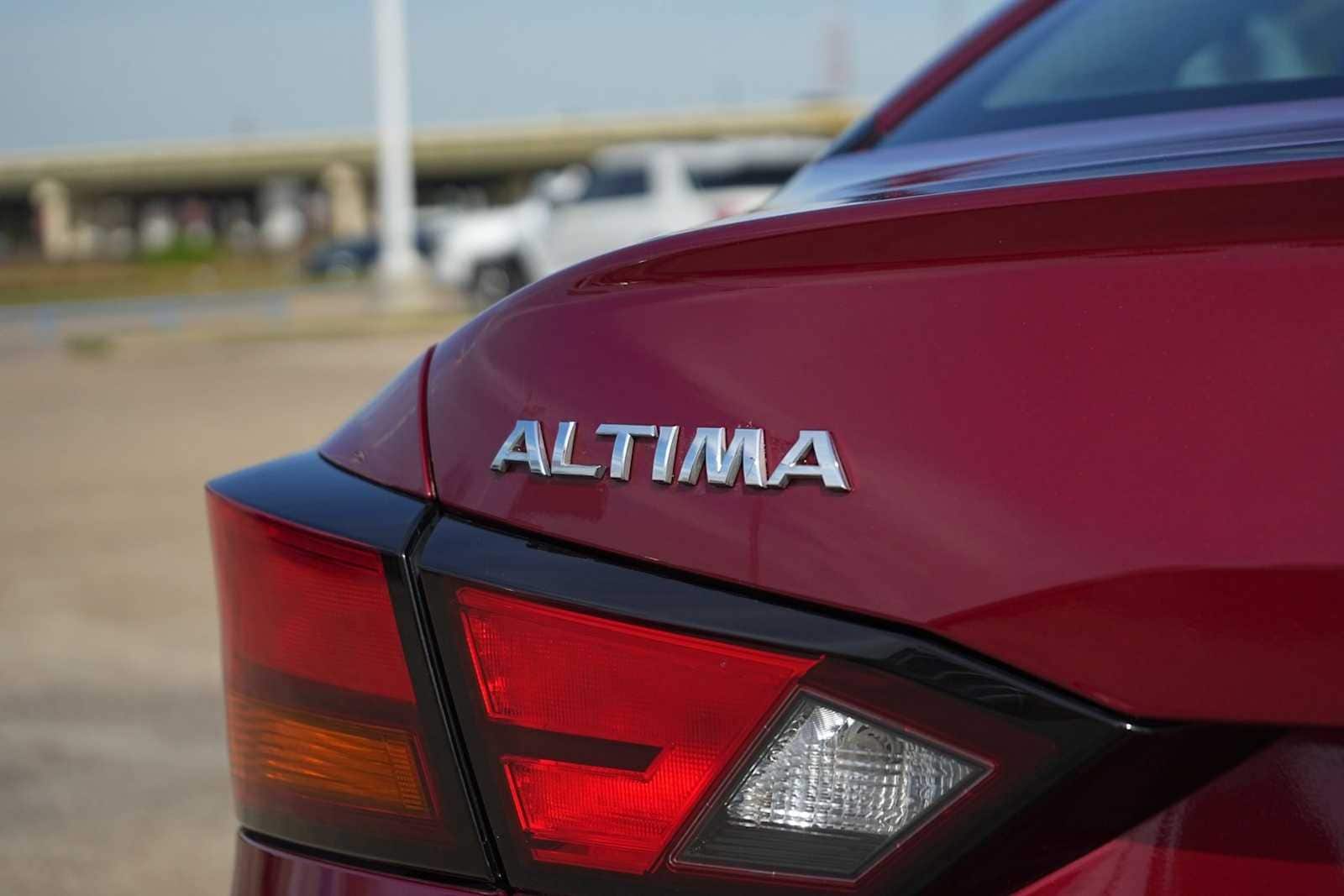 Thumbnail: 2021 Nissan Altima - 8
