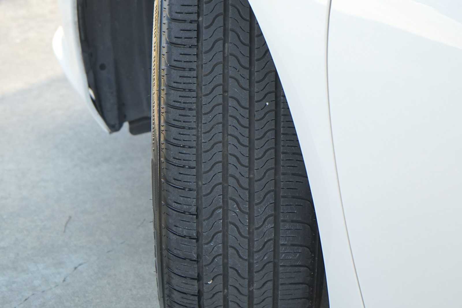 Thumbnail: 2021 Lexus ES - 29