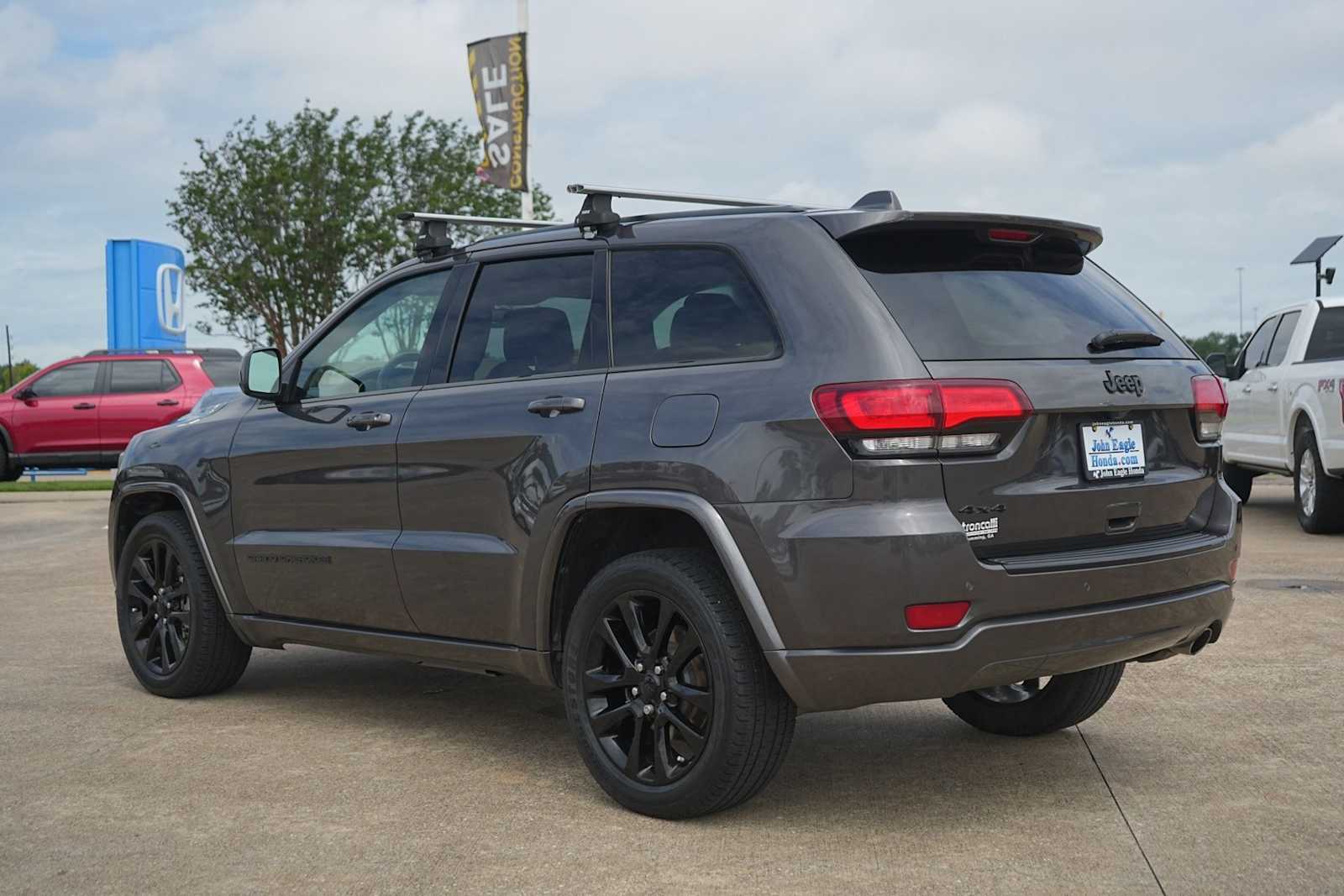 Thumbnail: 2018 Jeep Grand Cherokee - 4