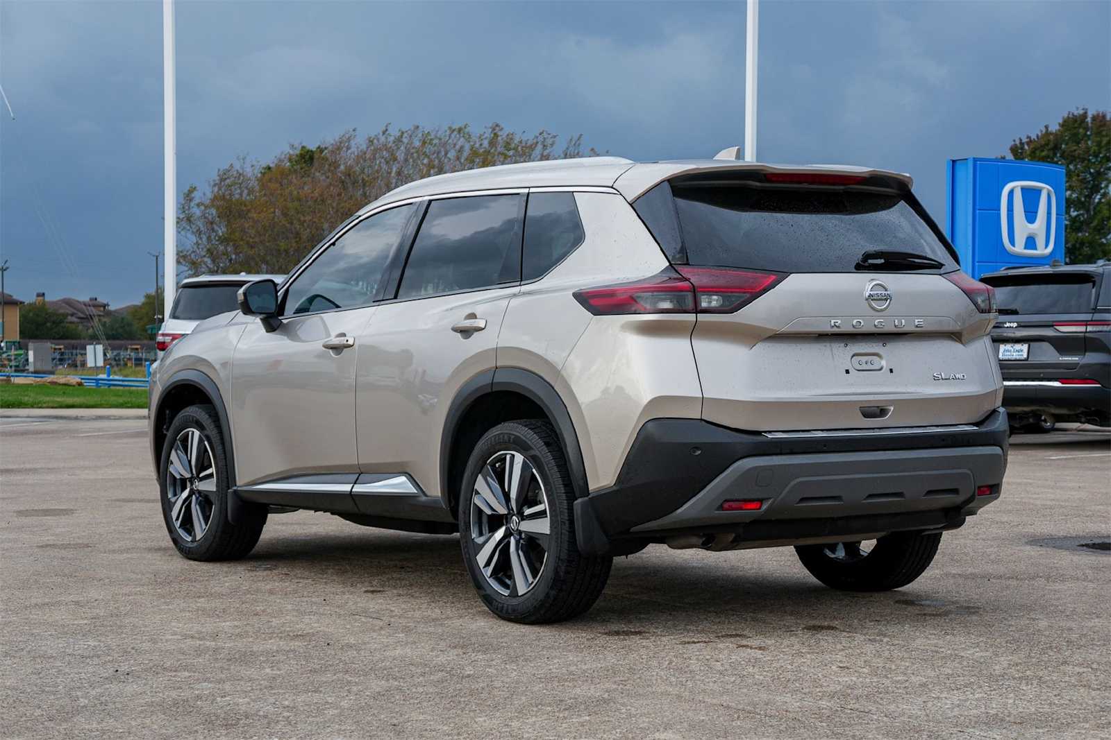 Thumbnail: 2021 Nissan Rogue - 4