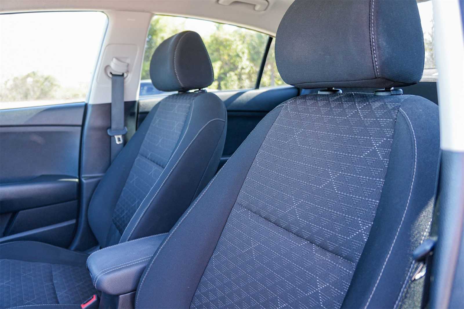 Thumbnail: 2022 Kia Rio - 11