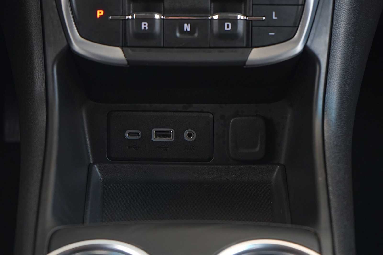 Thumbnail: 2024 GMC Terrain - 21