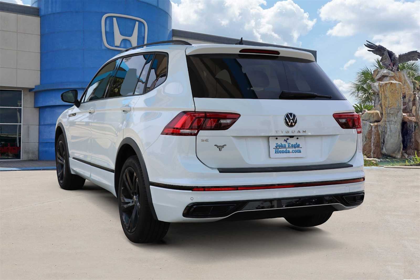 Thumbnail: 2024 Volkswagen Tiguan - 4