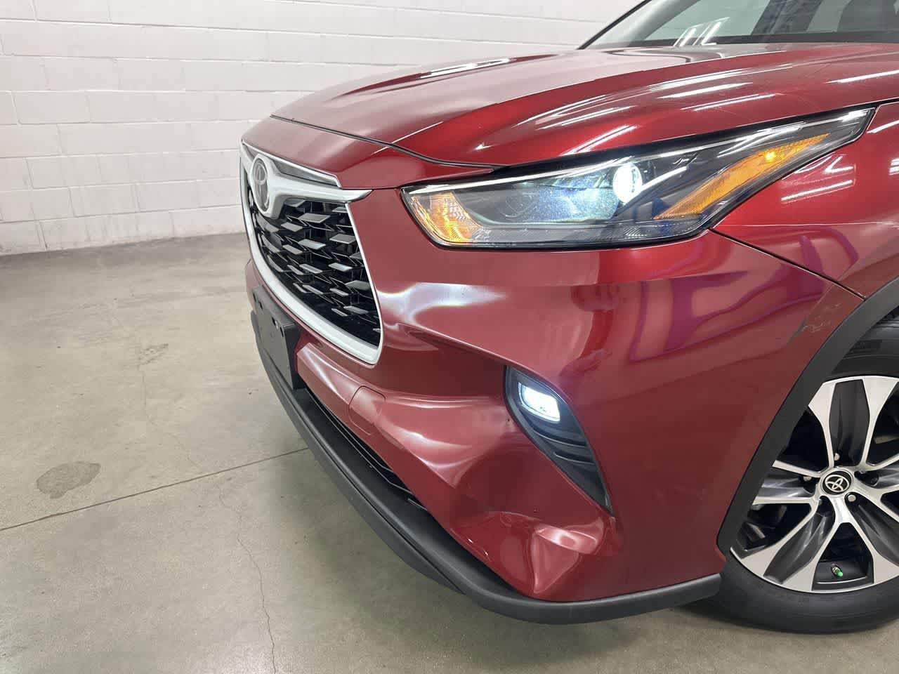 Thumbnail: 2023 Toyota Highlander - 30