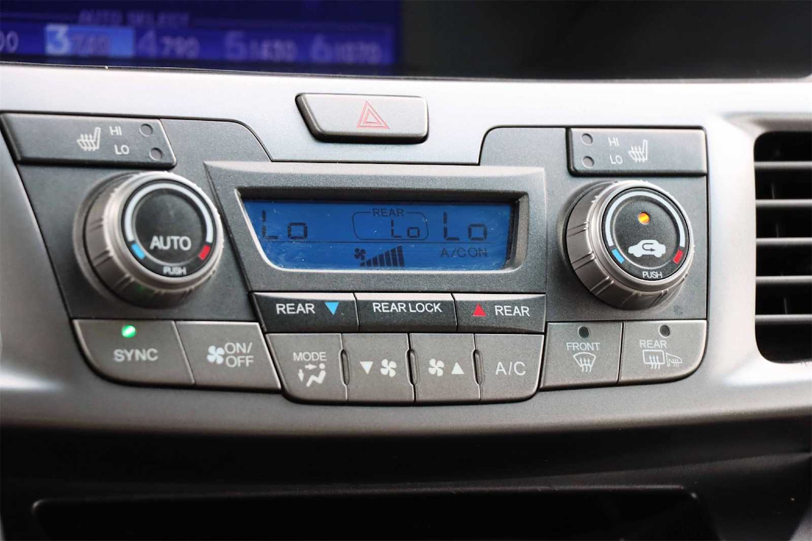 Thumbnail: 2012 Honda Odyssey - 19