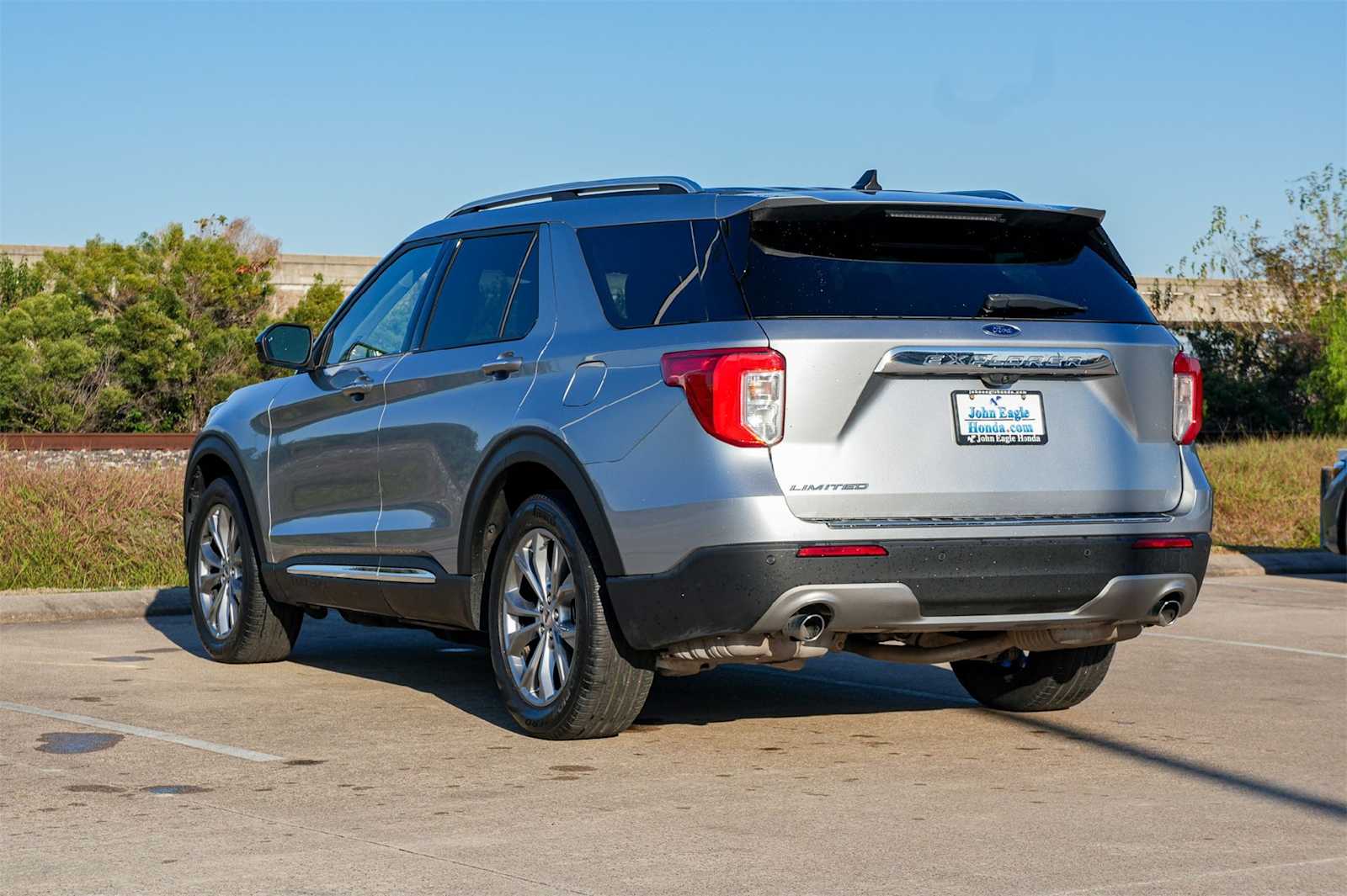 2023 Ford Explorer Limited photo 3