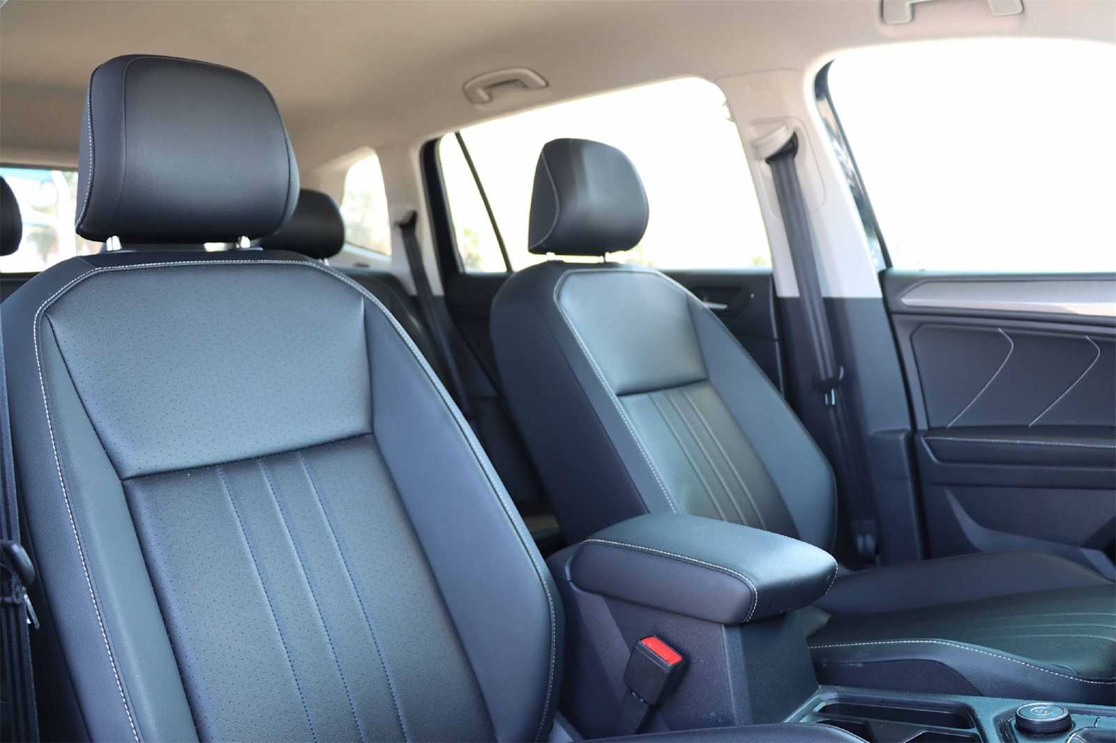 Thumbnail: 2024 Volkswagen Tiguan - 12