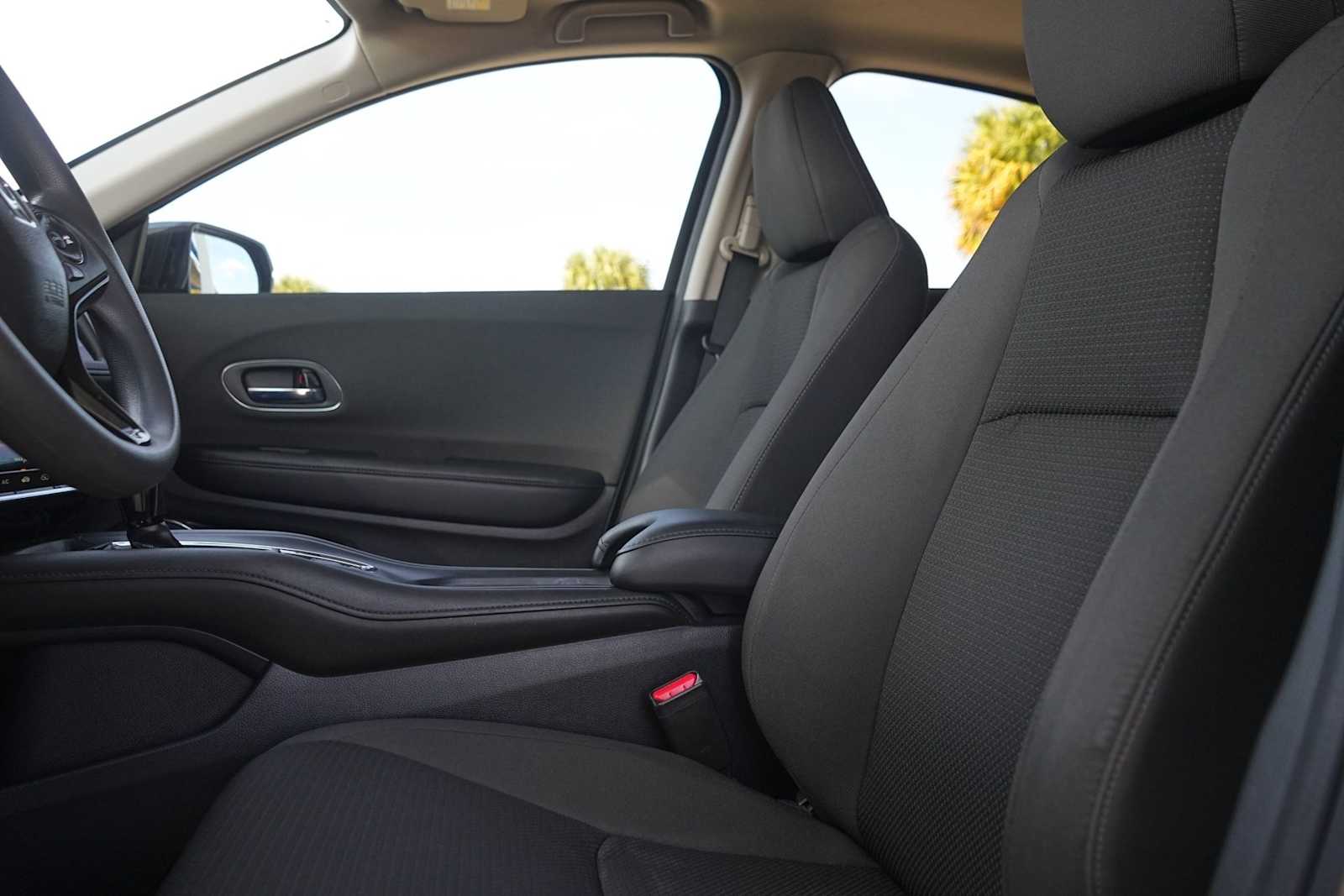 Thumbnail: 2022 Honda HR-V - 11