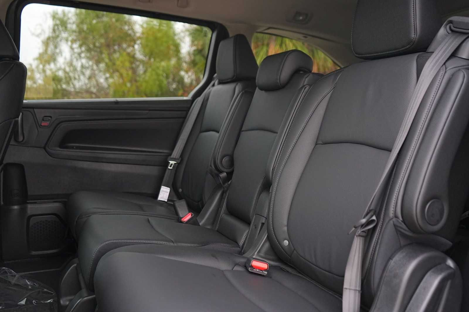 Thumbnail: 2026 Honda Odyssey - 13