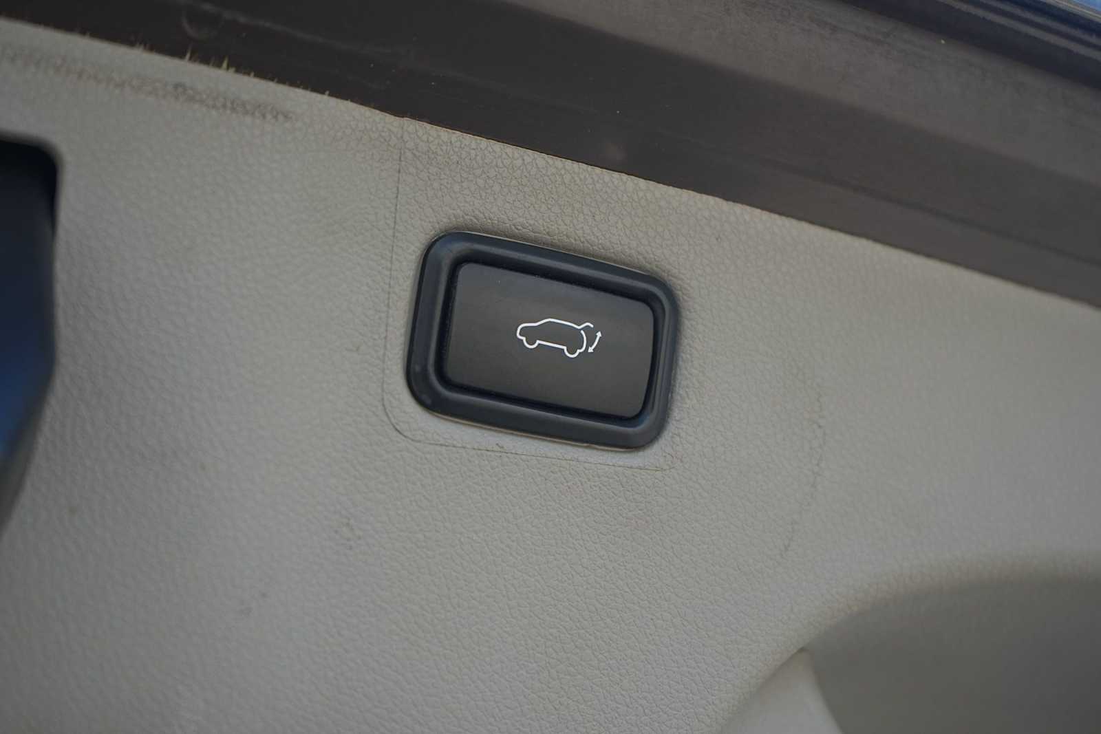 Thumbnail: 2017 Kia Sedona - 26