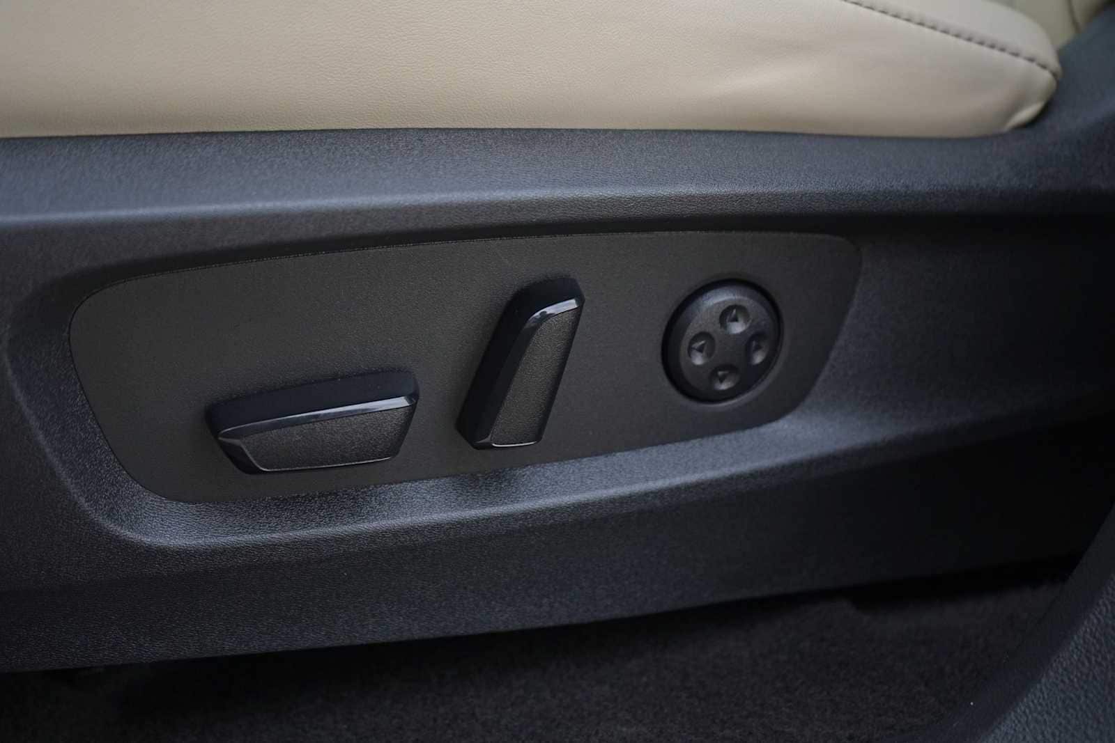 Thumbnail: 2025 INFINITI QX60 - 12