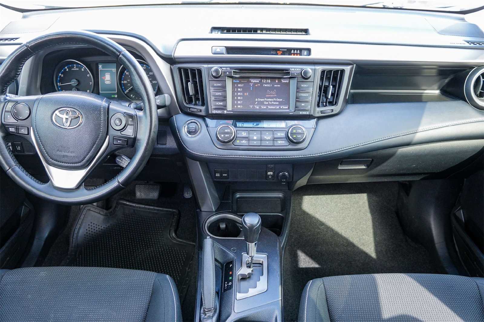 Thumbnail: 2018 Toyota RAV4 - 10